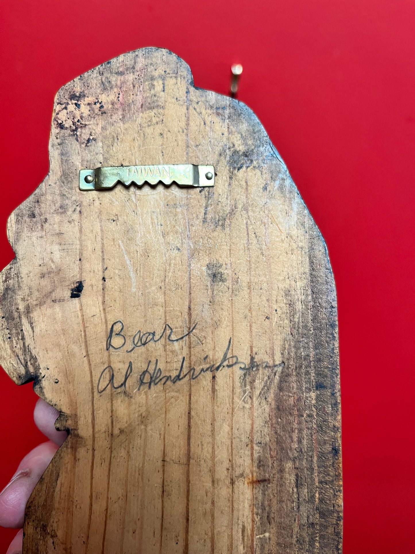 Lovely 9 inch tall indigenous first nation pacific northwest coast bear plaque  signed  great value