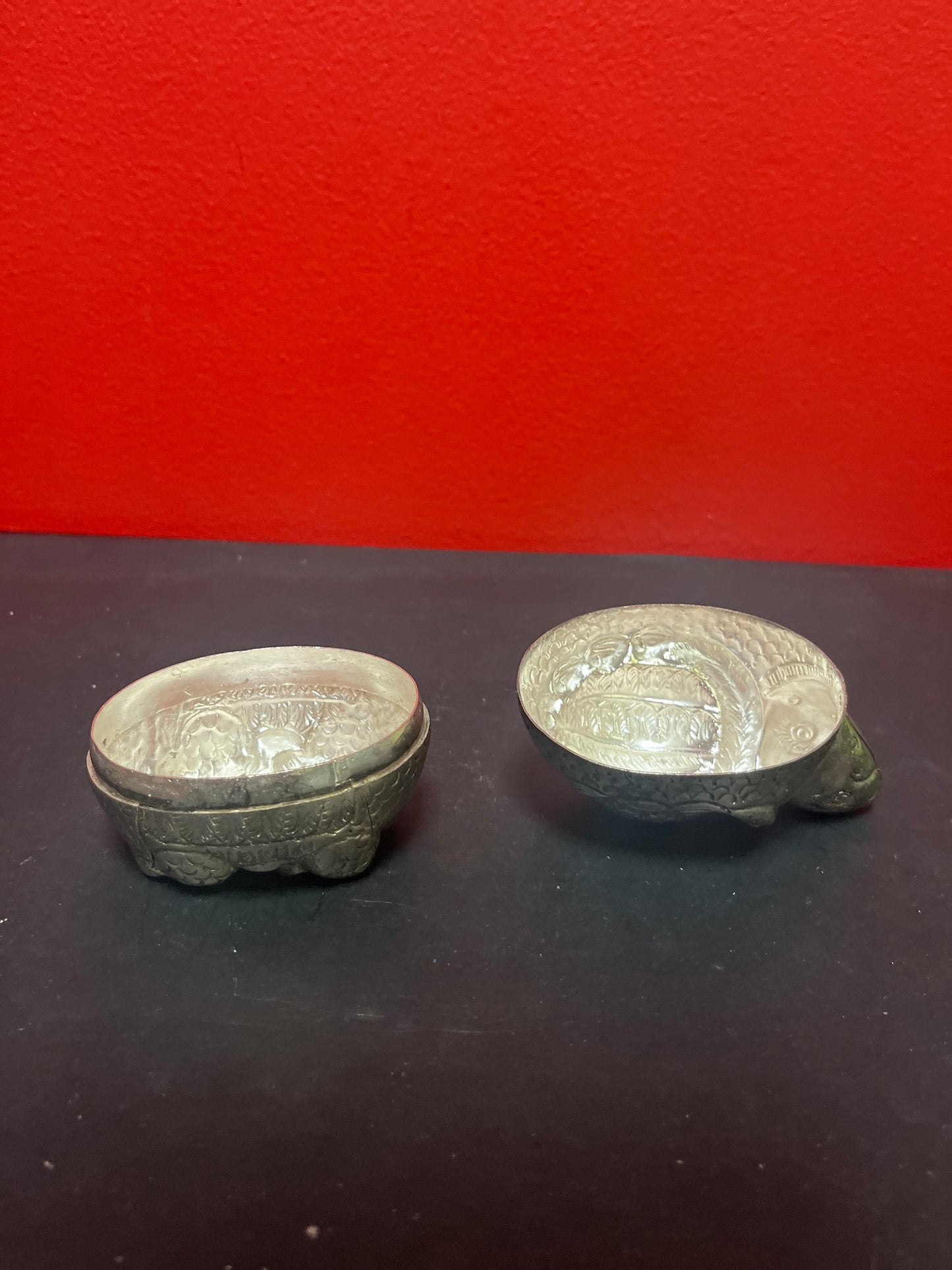 A Lovely 4 inch long Chinese silver export turtle box with lid untested and lovely detail