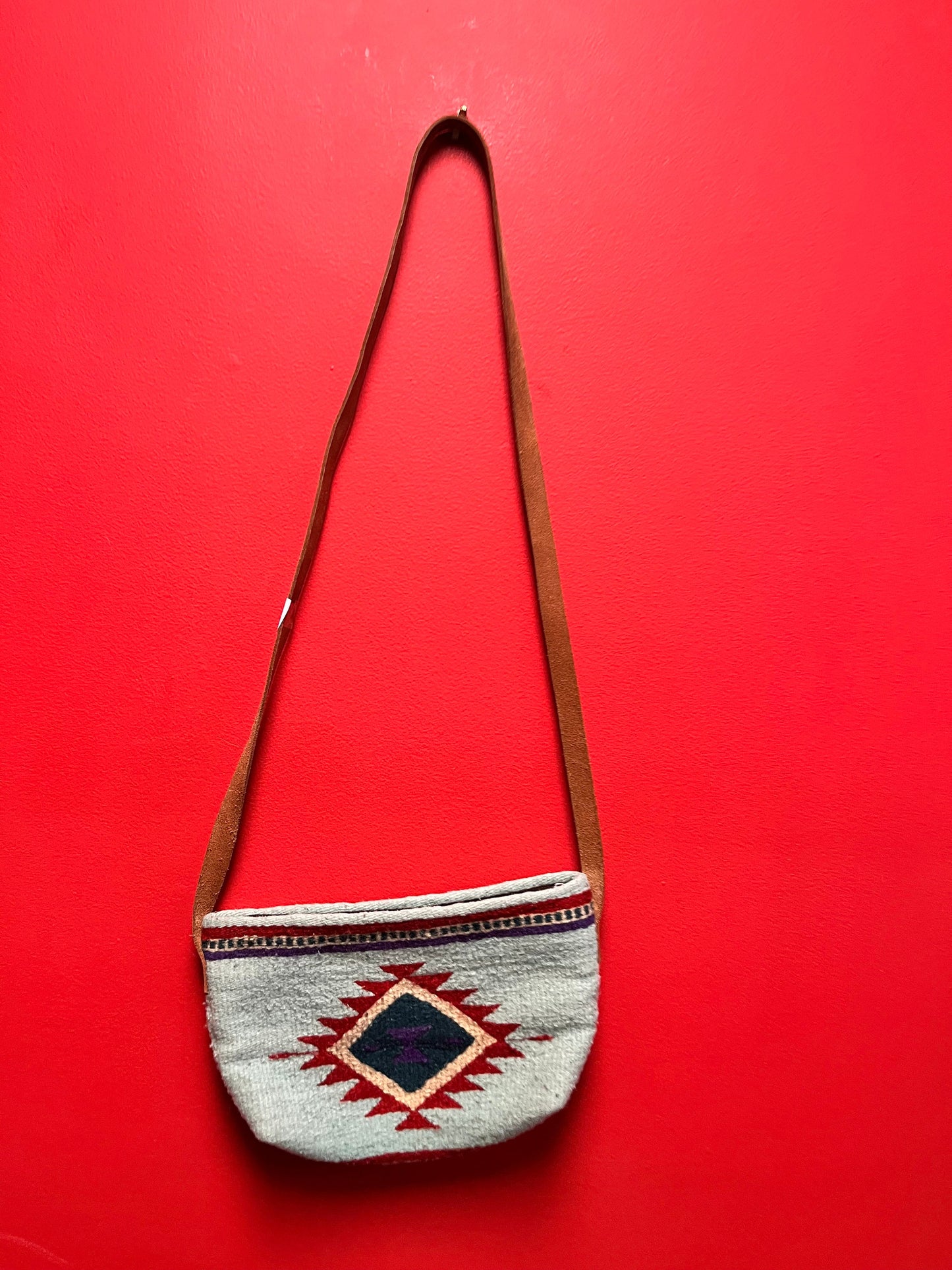 Lovely vintage tribal Mexican handbag  11 x 7“ high with long leather strap - Navajo style in great condition