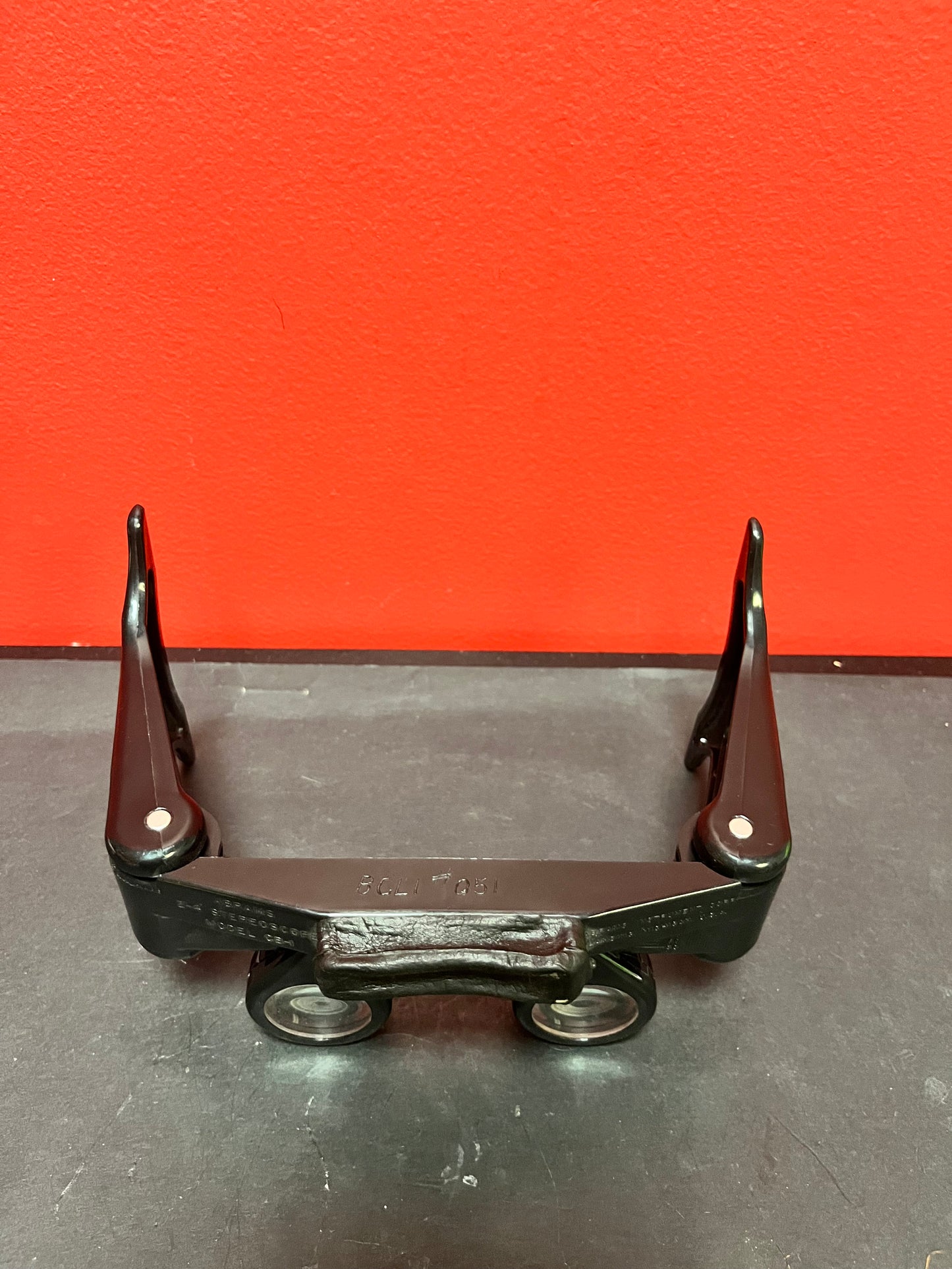 A Fabulous 7 inch wide Abrams model CB - one, two or four power stereoscope American with inspections and box great condition