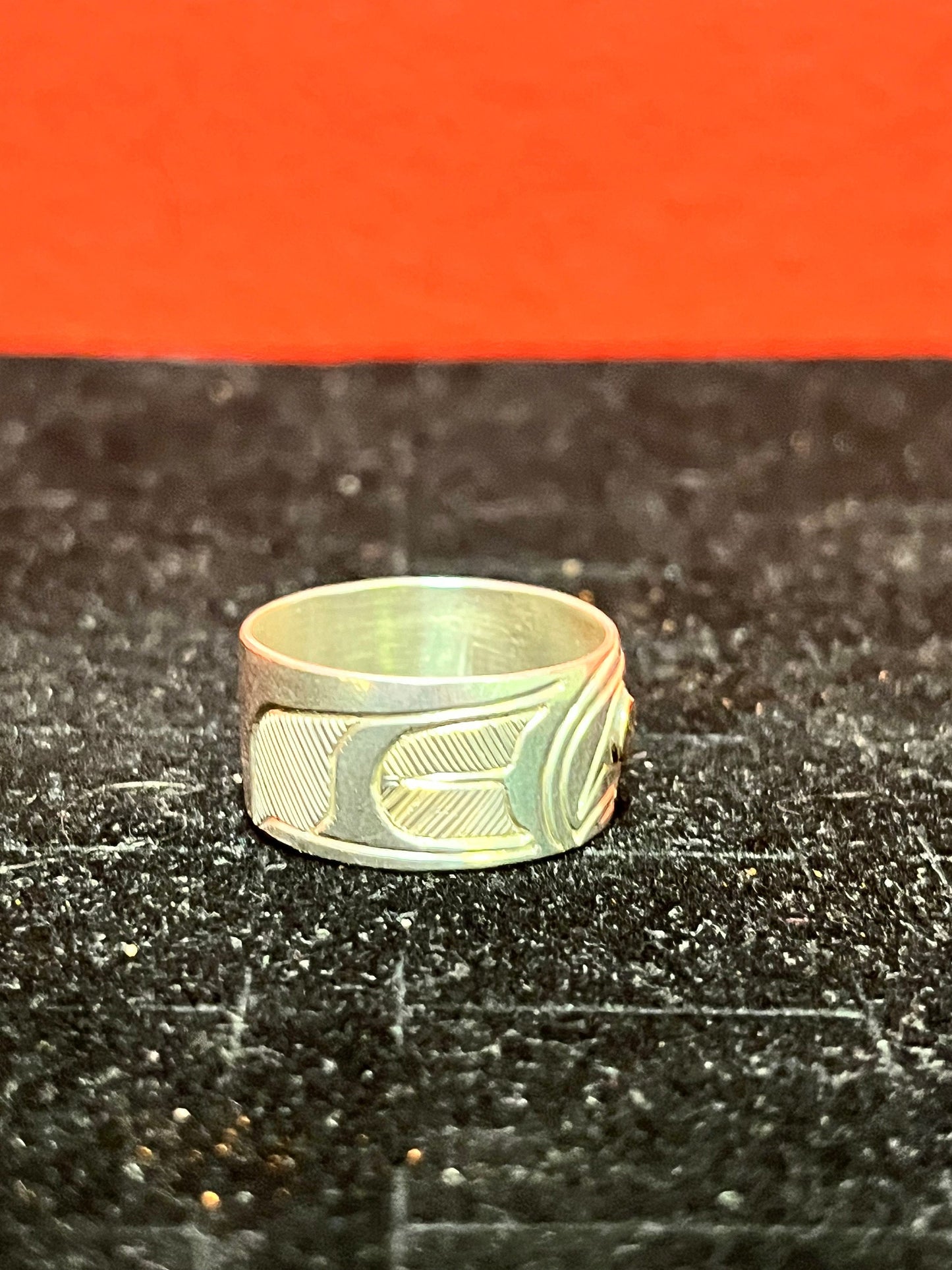 Lovely size 11 indigenous First Nations pacific northwest coast sterling and gold ring wow