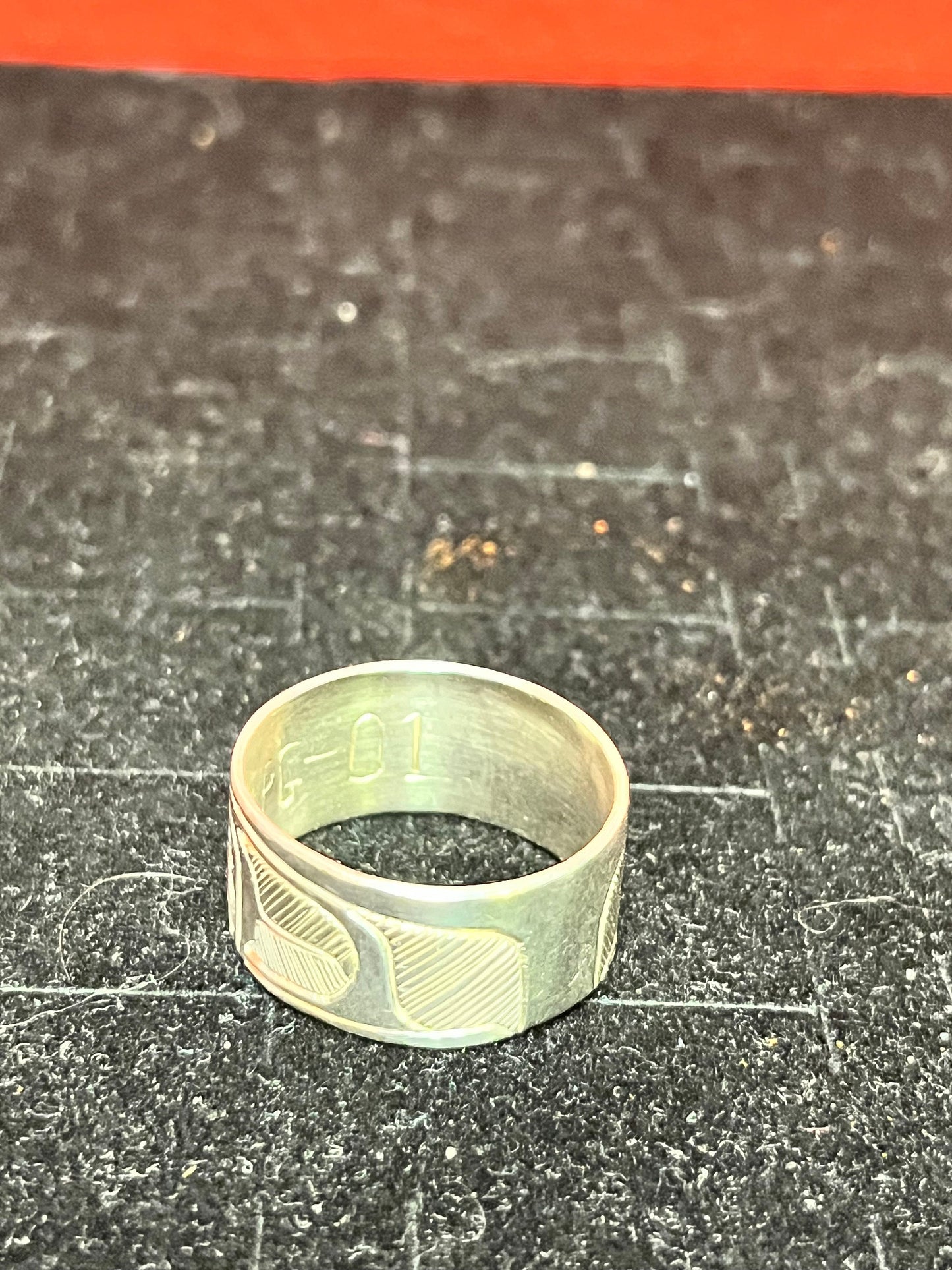 Lovely size 11 indigenous First Nations pacific northwest coast sterling and gold ring wow