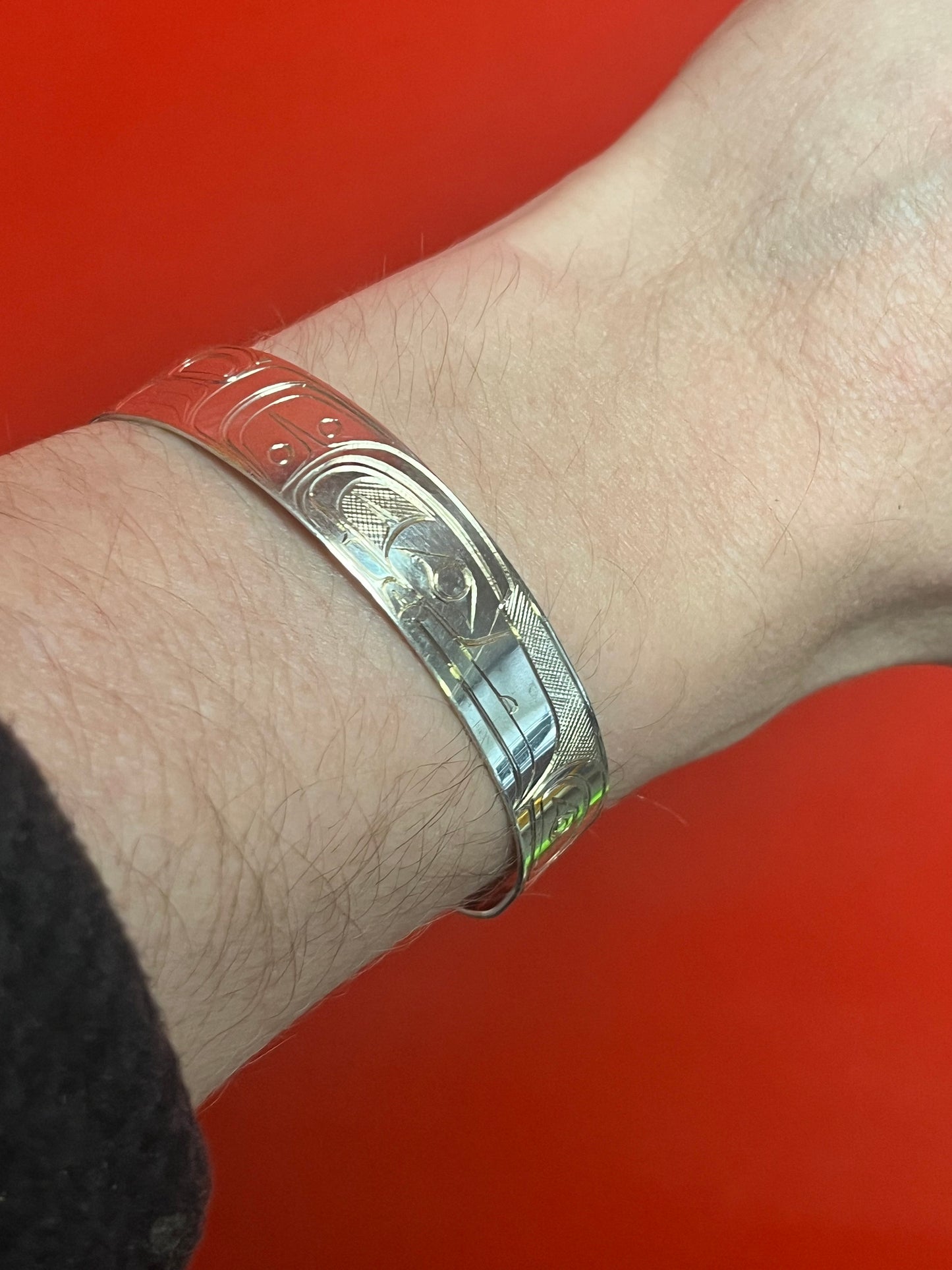 Stunning 2 1/2 inch wide indigenous first nations northwest coast Sterling Tony Hunt thunderbird bracelet amazing detail