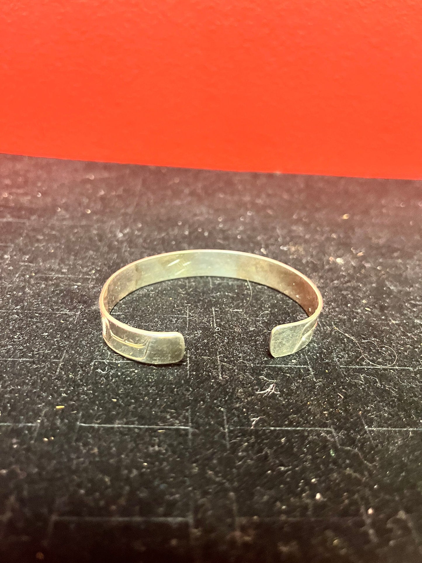 Stunning 2 1/2 inch wide indigenous first nations northwest coast Sterling Tony Hunt thunderbird bracelet amazing detail