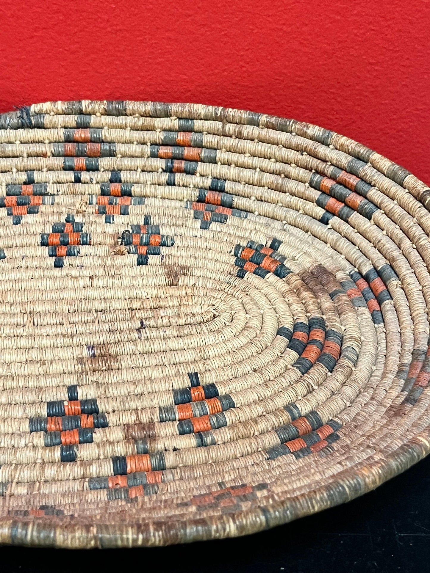 Beautiful 11 inch indigenous, first nations, Thompson River woven basket tray minor staining value priced