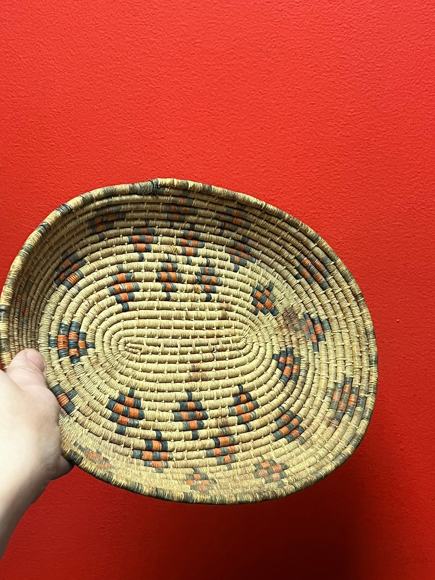 Beautiful 11 inch indigenous, first nations, Thompson River woven basket tray minor staining value priced