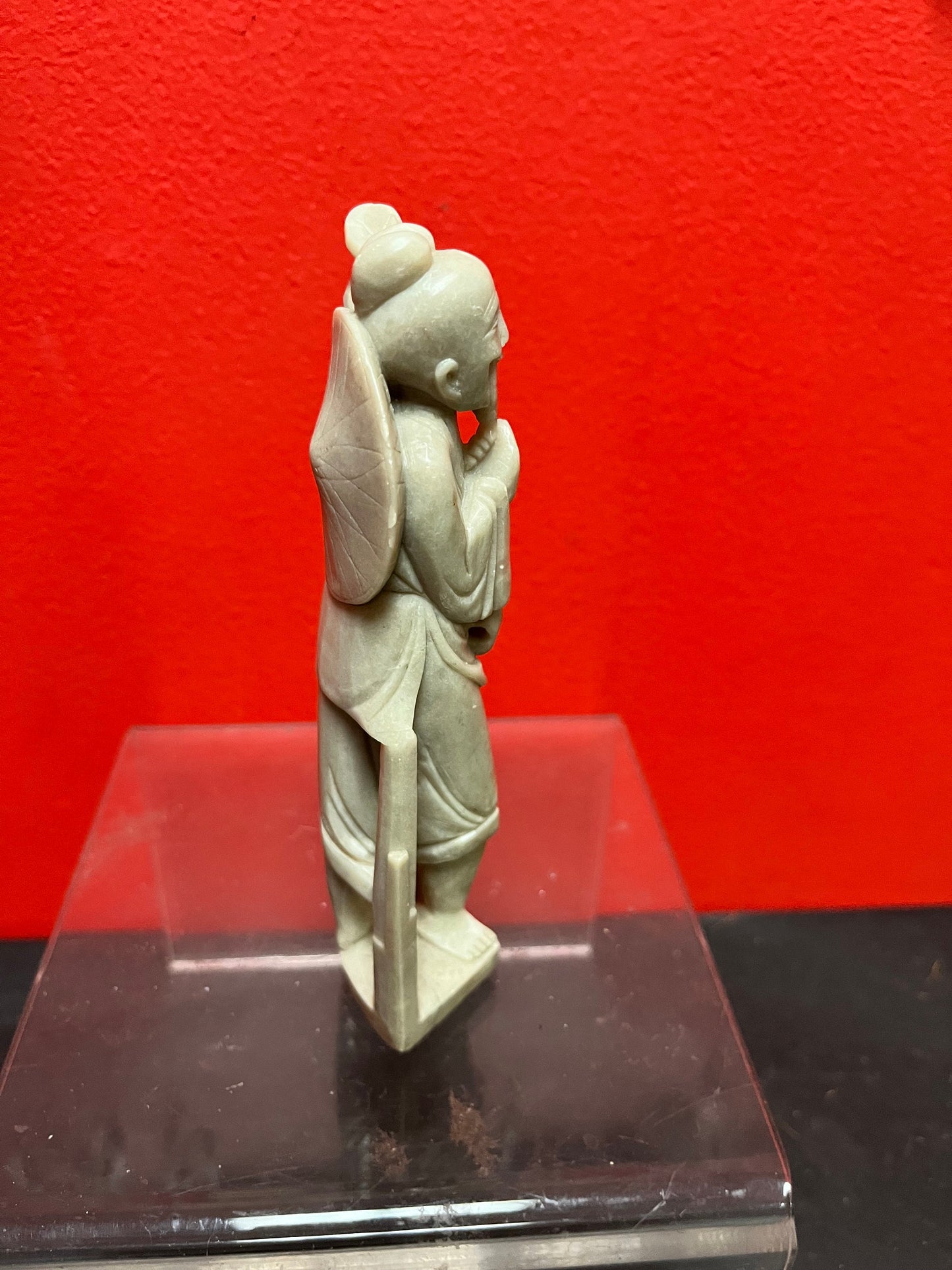 Lovely well detailed Chinese old 7 inch tall soapstone fisherman statue good value