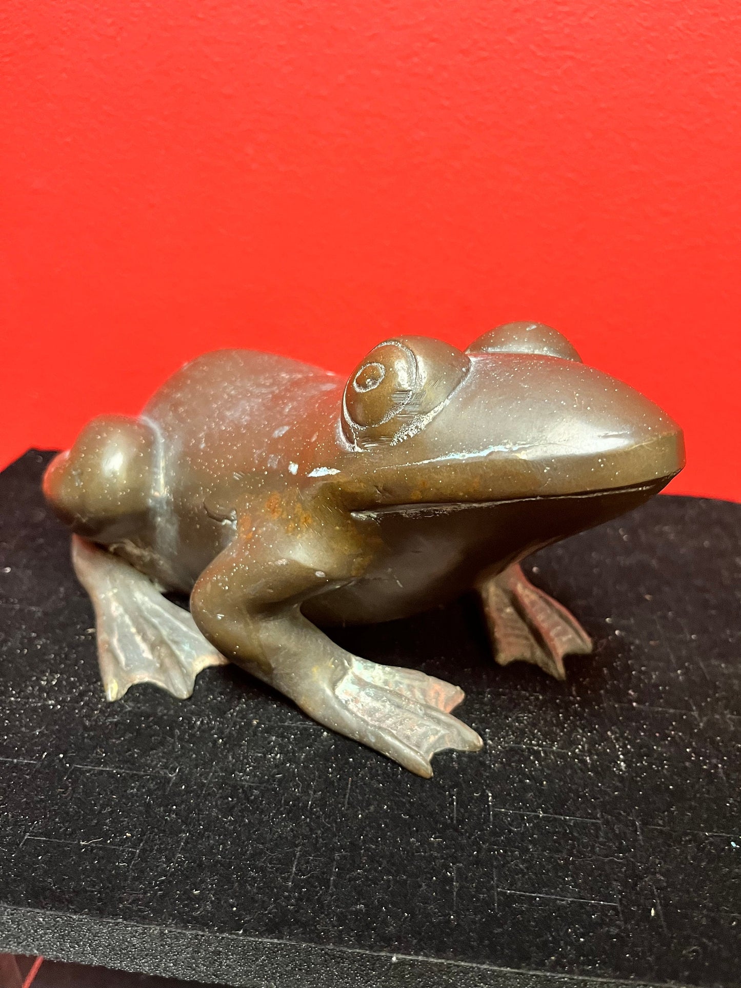 Spectacular 9.5“ x 6.5 inch wide Japanese bronze frog with amazing patina one of my favourite items of all time -heavy and good quality