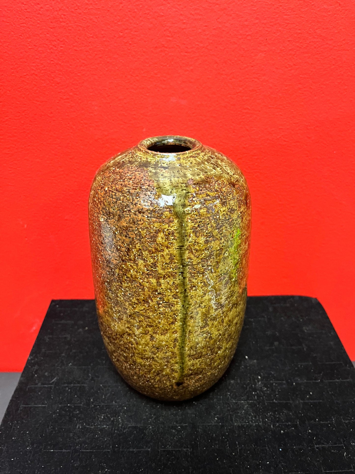 An Absolutely stunning 10 inch tall Canadian Japanese pottery - Wayne Ngan vase wow glaze perfect cond unsigned certified by expert