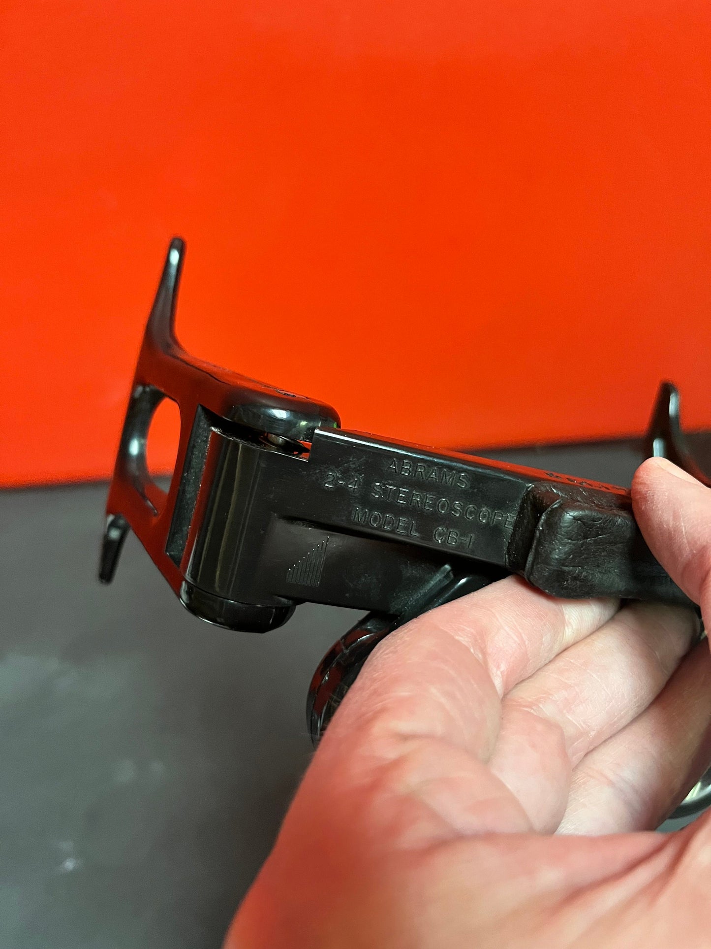 A Fabulous 7 inch wide Abrams model CB - one, two or four power stereoscope American with inspections and box great condition