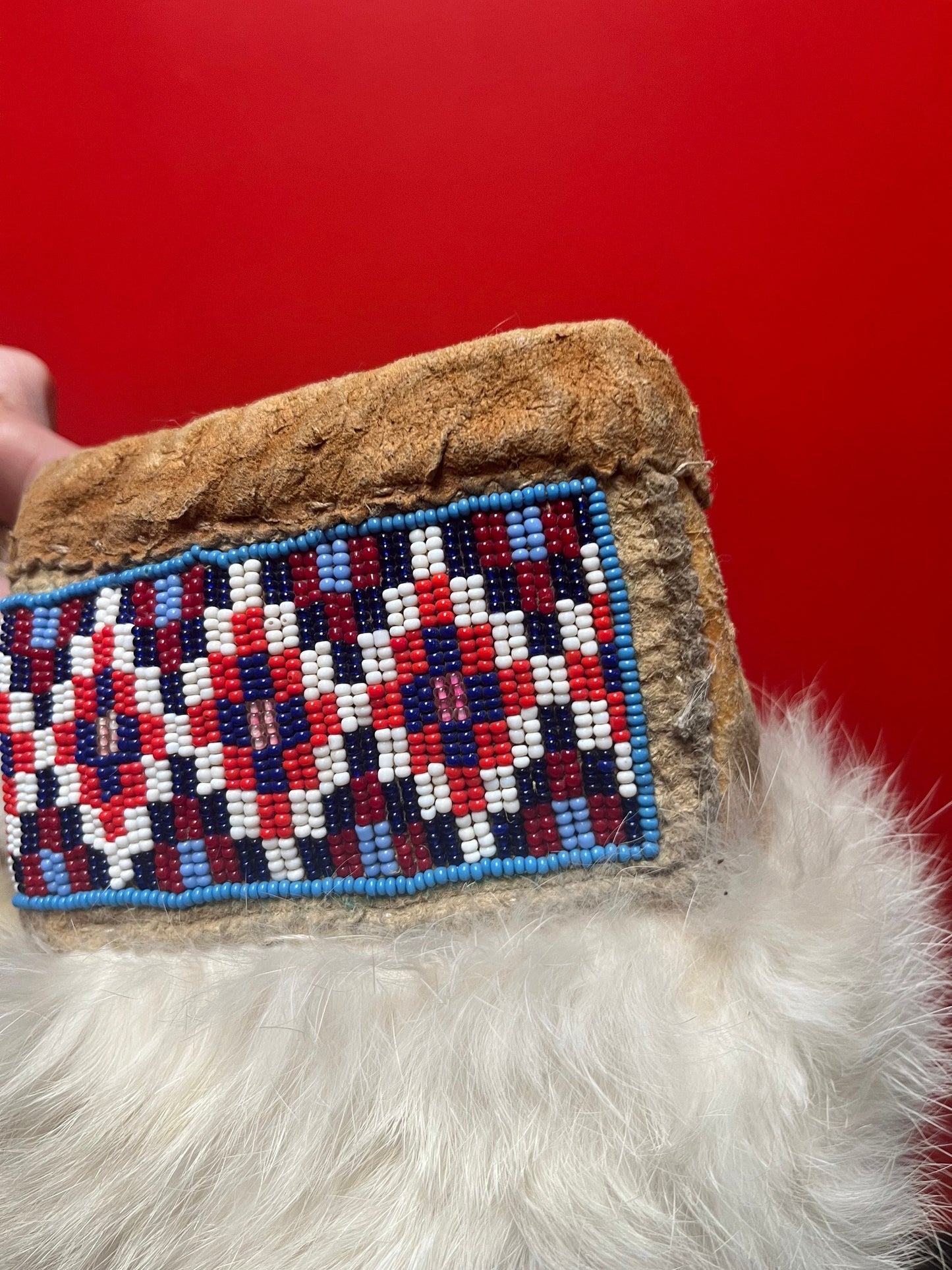 Stunning 9 x 10“ long indigenous Canadian Pacific Northwest coast moccasin boots with beading - wow good antique condition