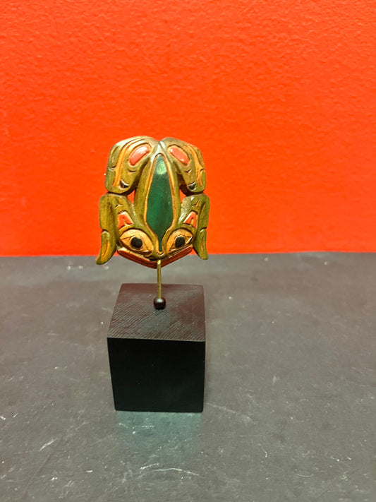 Lovely 3 inch indigenous first Nations Pacific northwest Coast Artie George mask on stand  total 5 inches  Lovely detail and quality