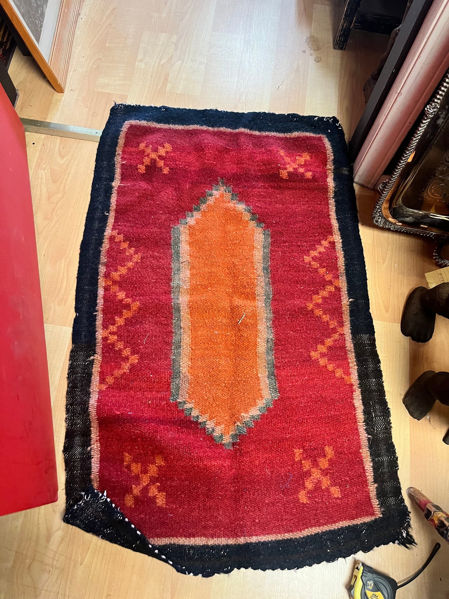 43 x 27 inch tribal wool carpet rug intense colors, and in antique condition really fabulous see photos