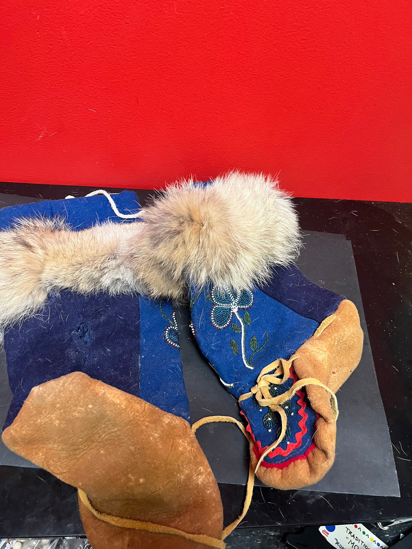 Indigenous first nations, Pacific Northwest Coast moccasin boots   15 x 9 long  not in good condition  low price  decoration