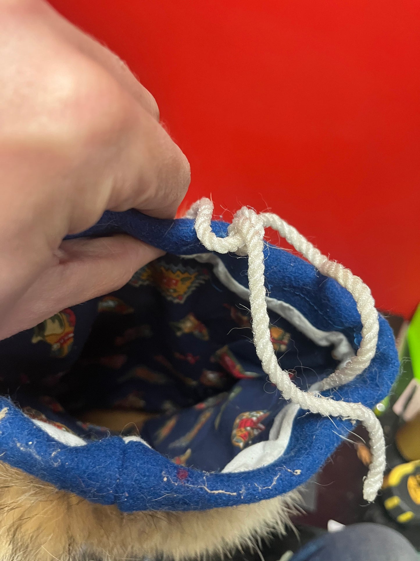 Indigenous first nations, Pacific Northwest Coast moccasin boots   15 x 9 long  not in good condition  low price  decoration