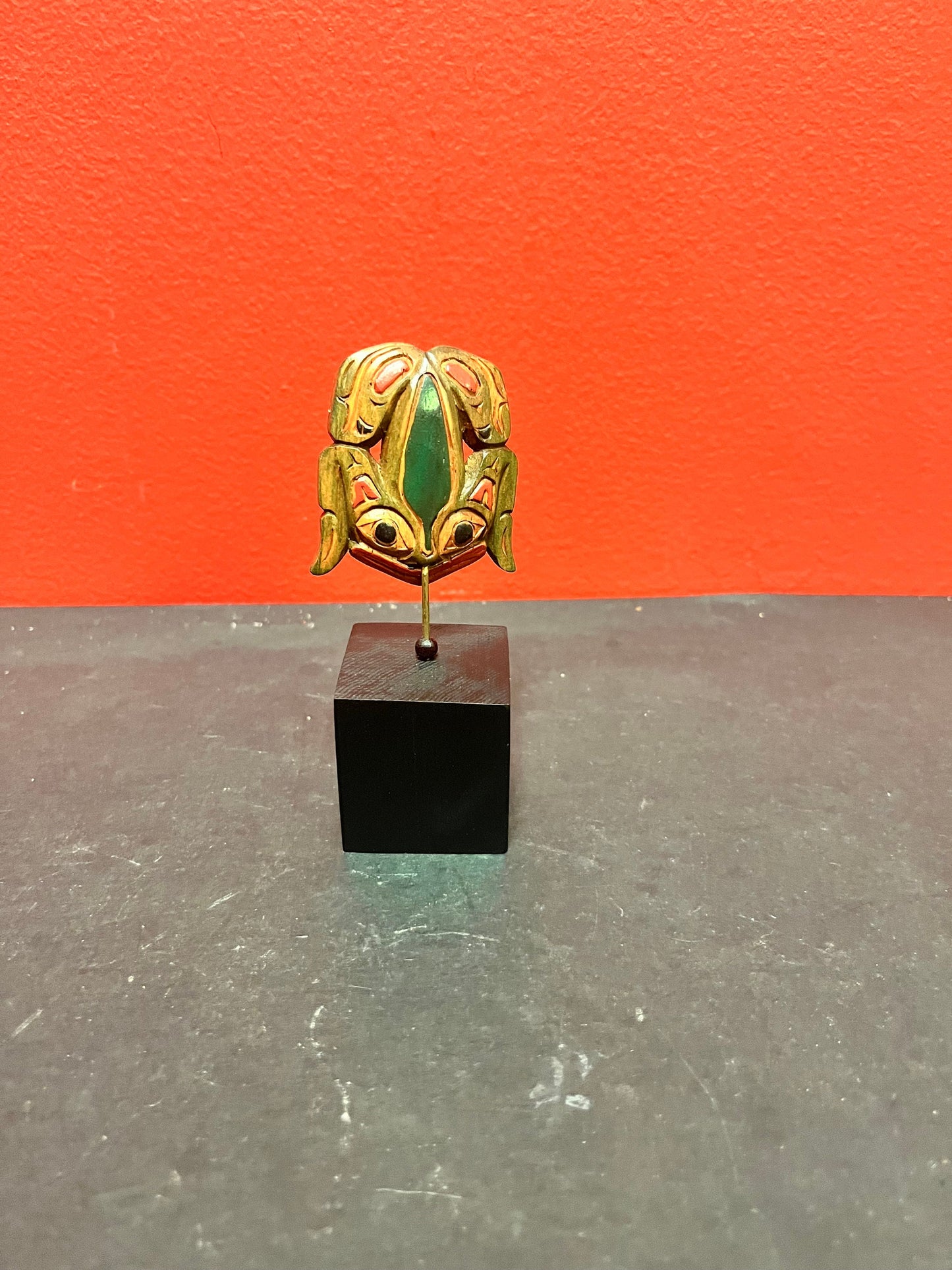 Lovely 3 inch indigenous first Nations Pacific northwest Coast Artie George mask on stand  total 5 inches  Lovely detail and quality