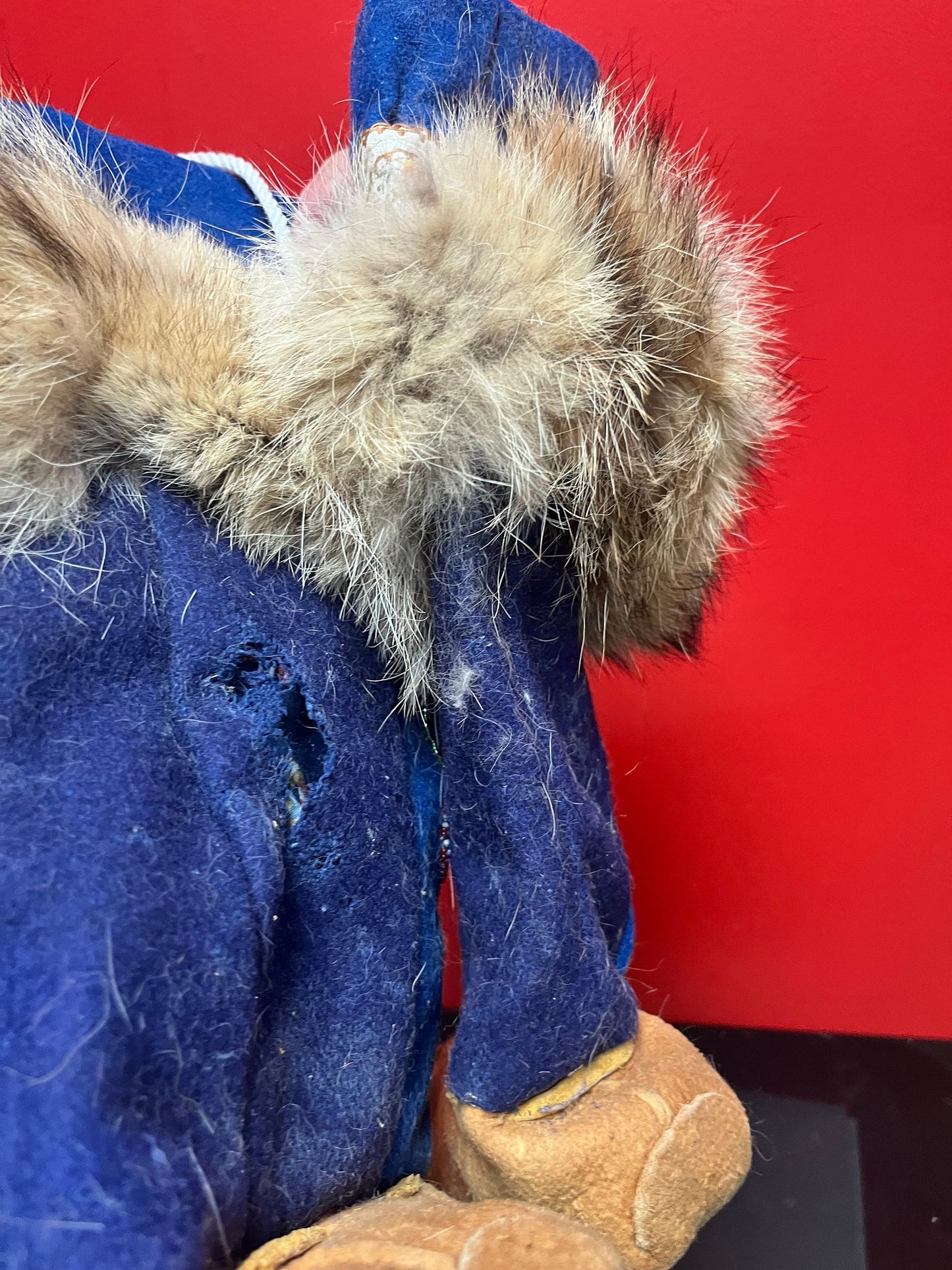 Indigenous first nations, Pacific Northwest Coast moccasin boots   15 x 9 long  not in good condition  low price  decoration