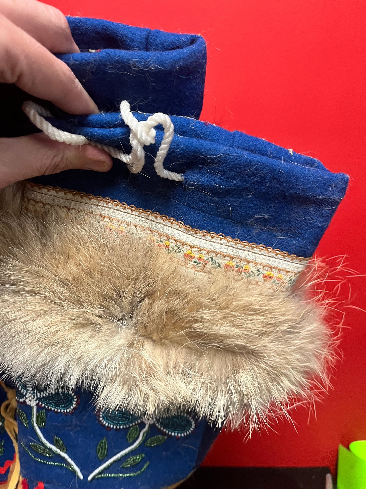 Indigenous first nations, Pacific Northwest Coast moccasin boots   15 x 9 long  not in good condition  low price  decoration