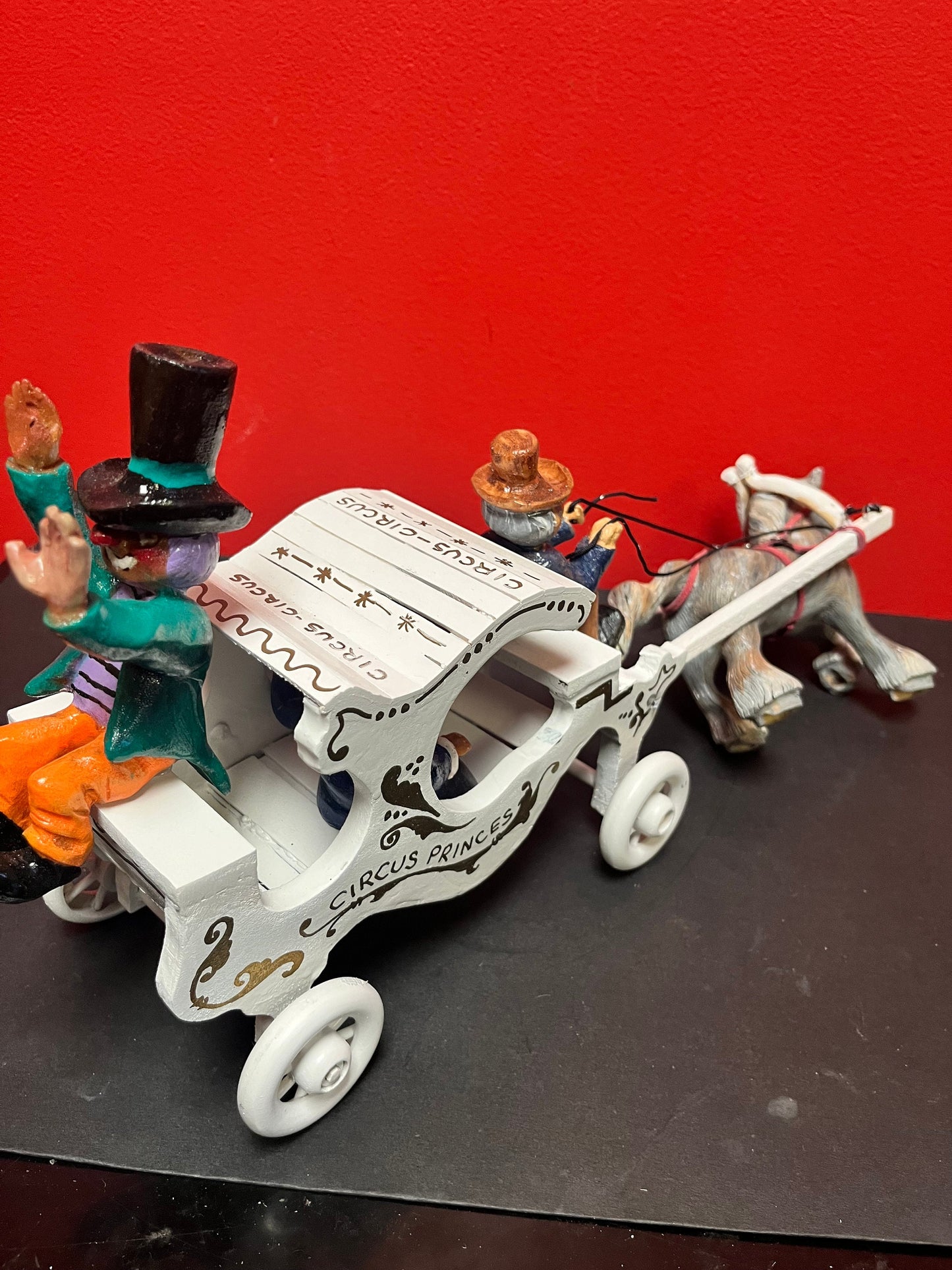 17 x 9 high older American folk art circus carriage amazing detail and quality came from a cool collection wow