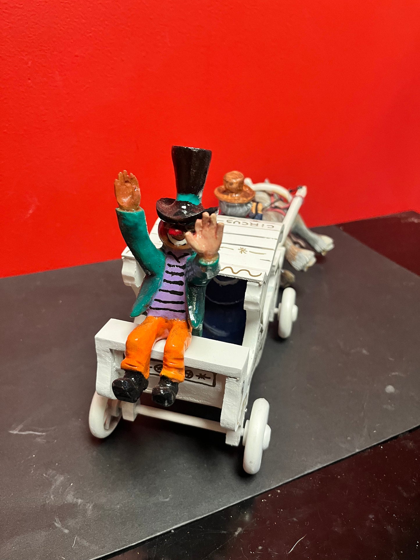 17 x 9 high older American folk art circus carriage amazing detail and quality came from a cool collection wow