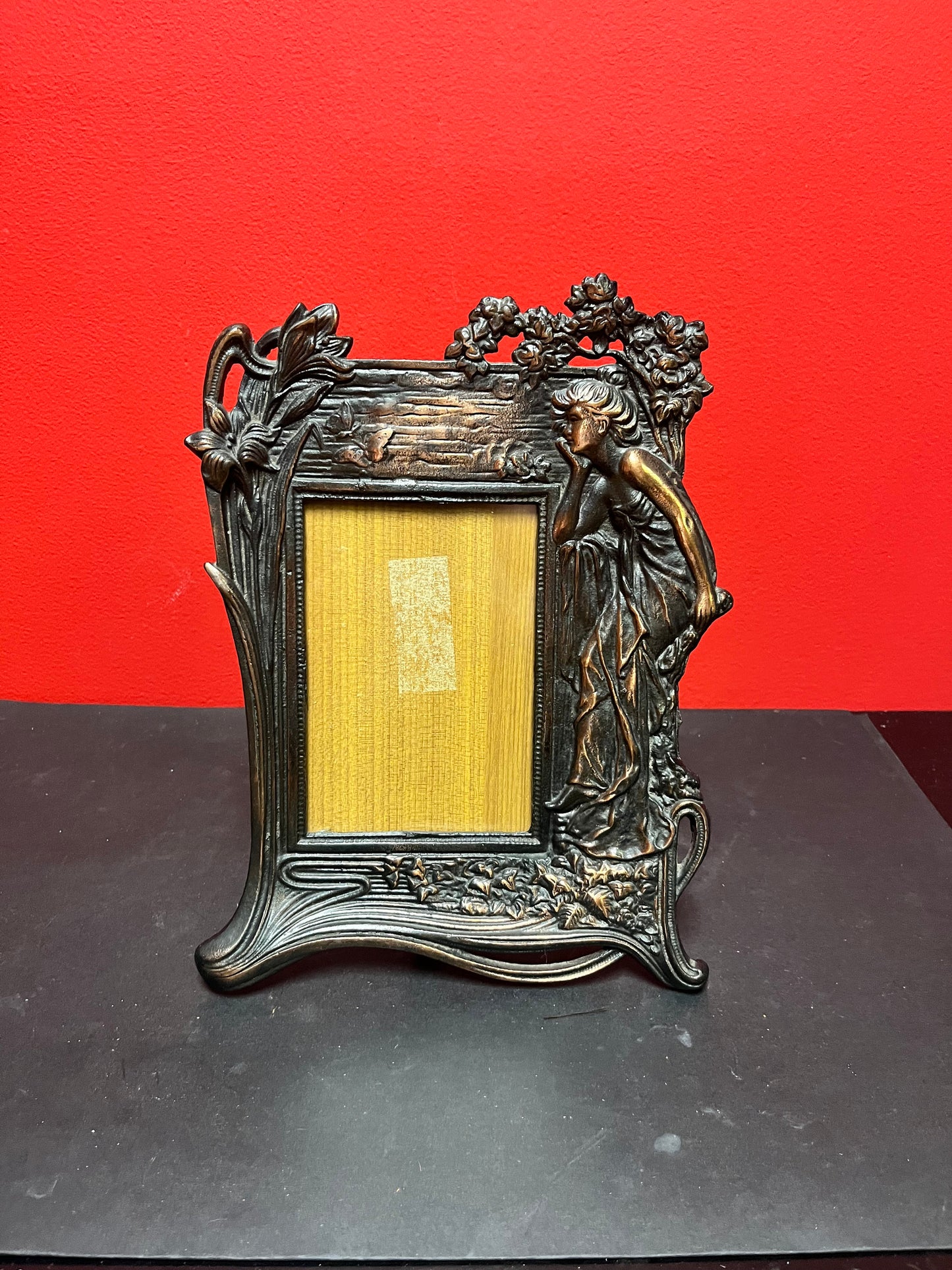 Beautiful copper art nouveau frame heavily decorated 12 x 8 inside 6 x 4 inches very pretty