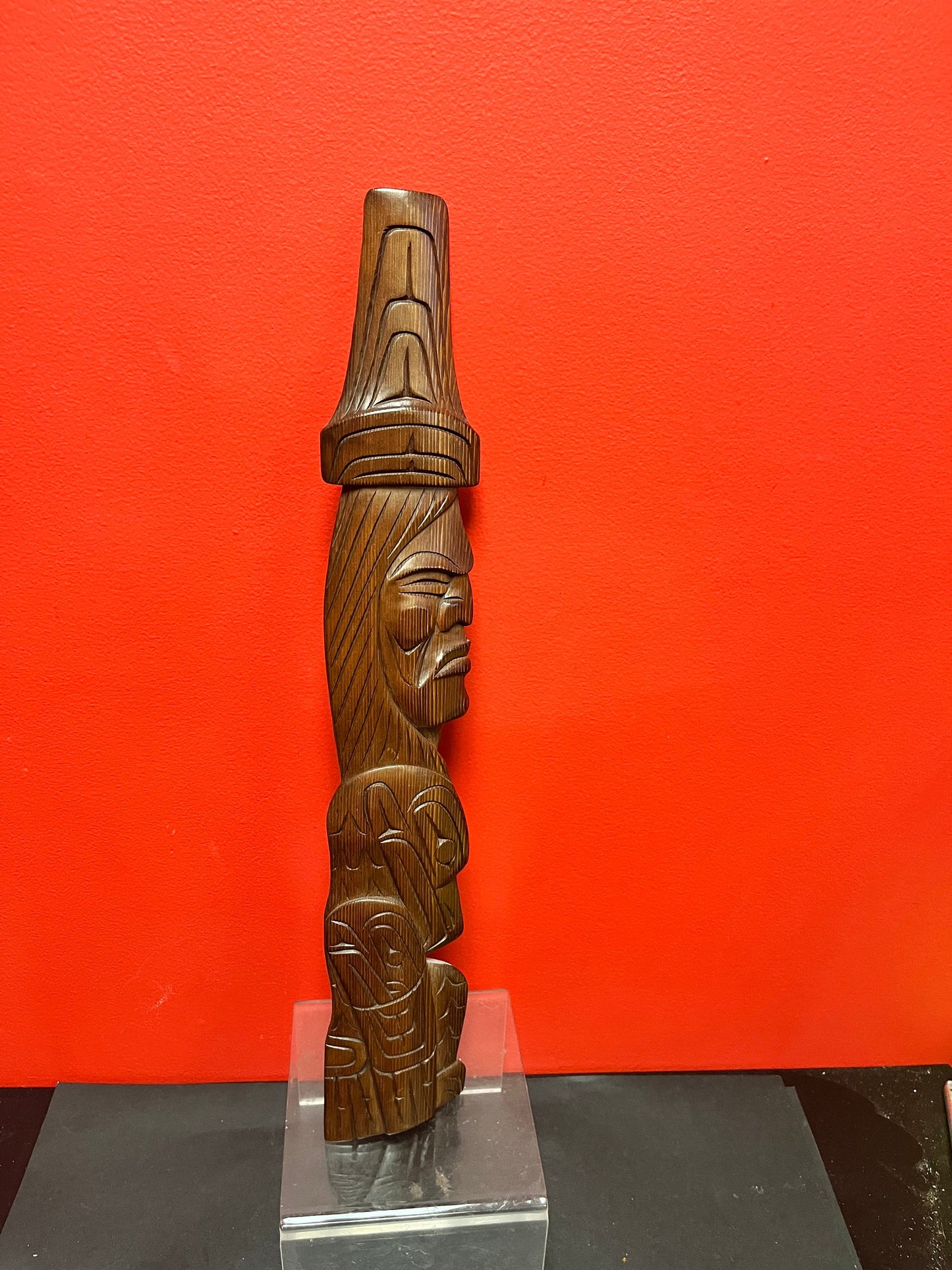 Lovely 21 inch long signed Chris Paul  indigenous first nations Pacific Northwest Coast plaque  Potlatch hat, Salish man, Raven, frog -