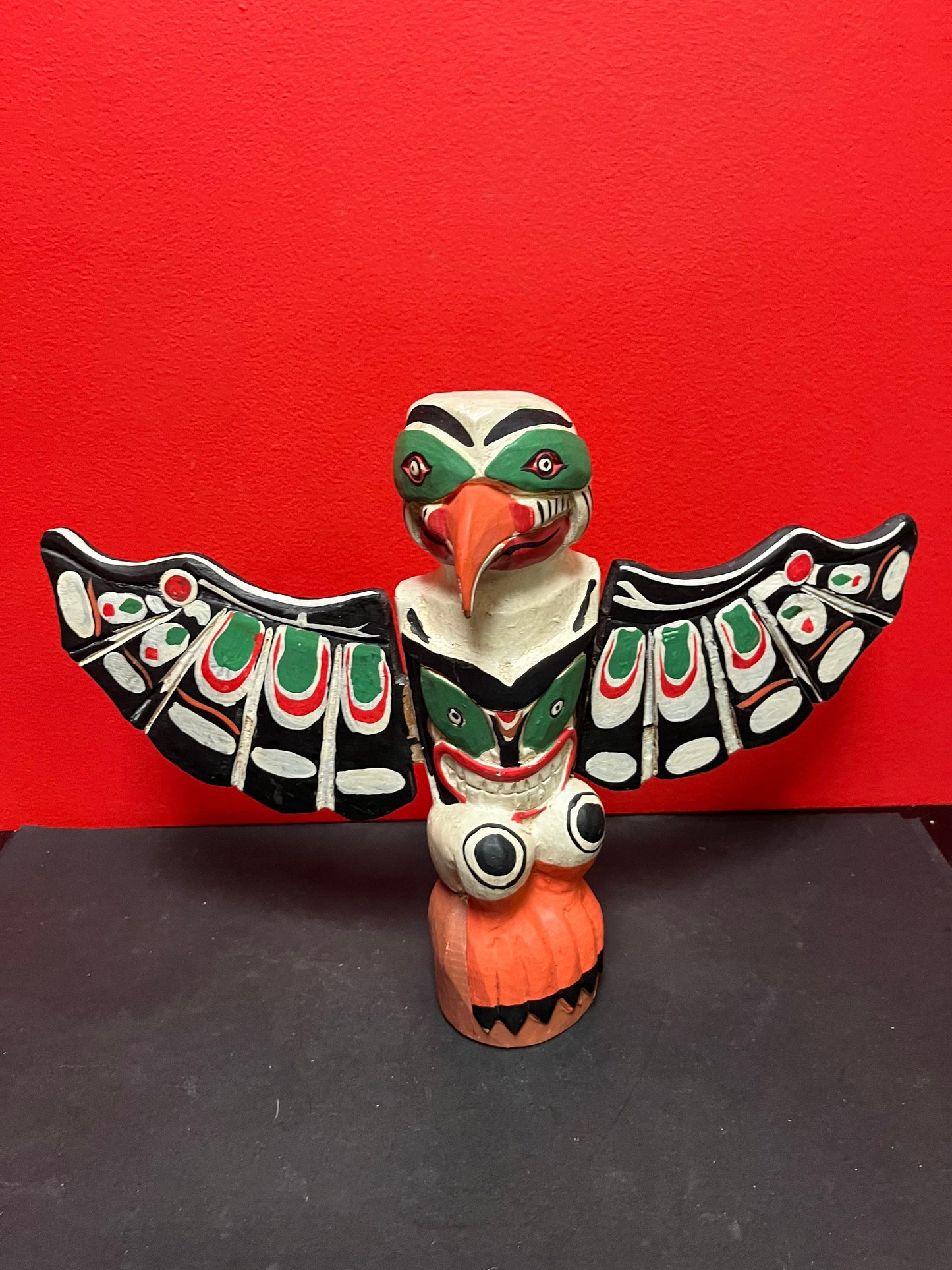 Stunning antique indigenous Pacific Northwest Coast 16 x 9“ high painted winged, polychrome totem pole wings come off wow