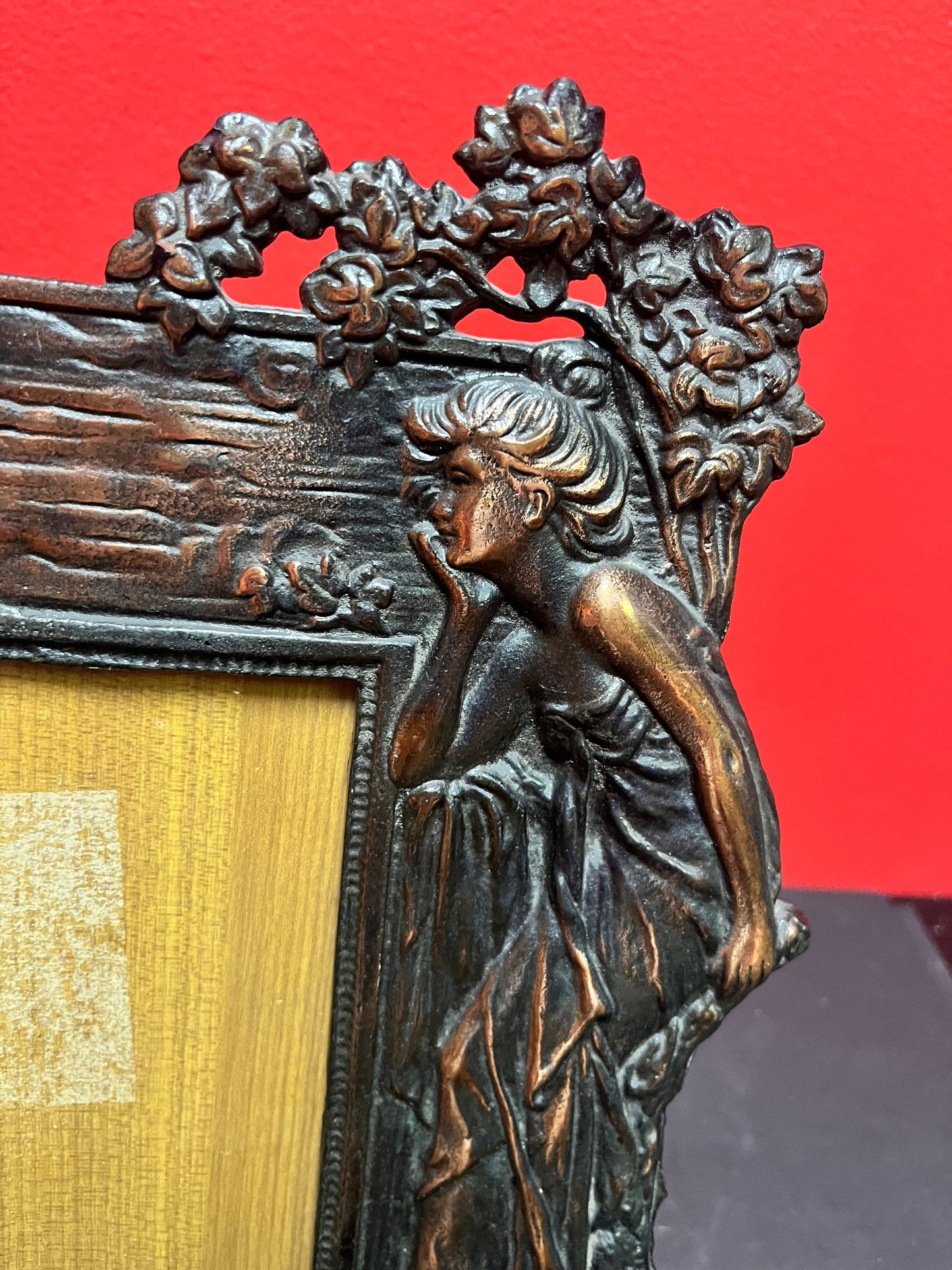 Beautiful copper art nouveau frame heavily decorated 12 x 8 inside 6 x 4 inches very pretty
