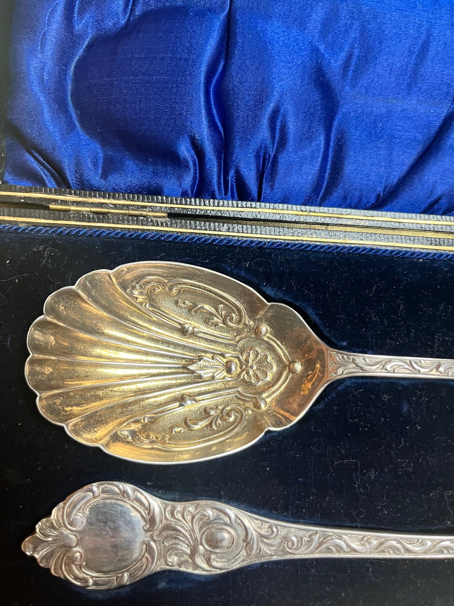 Lovely pair heavy English 9 inch long silver plated berry spoons in box  wonderful gift