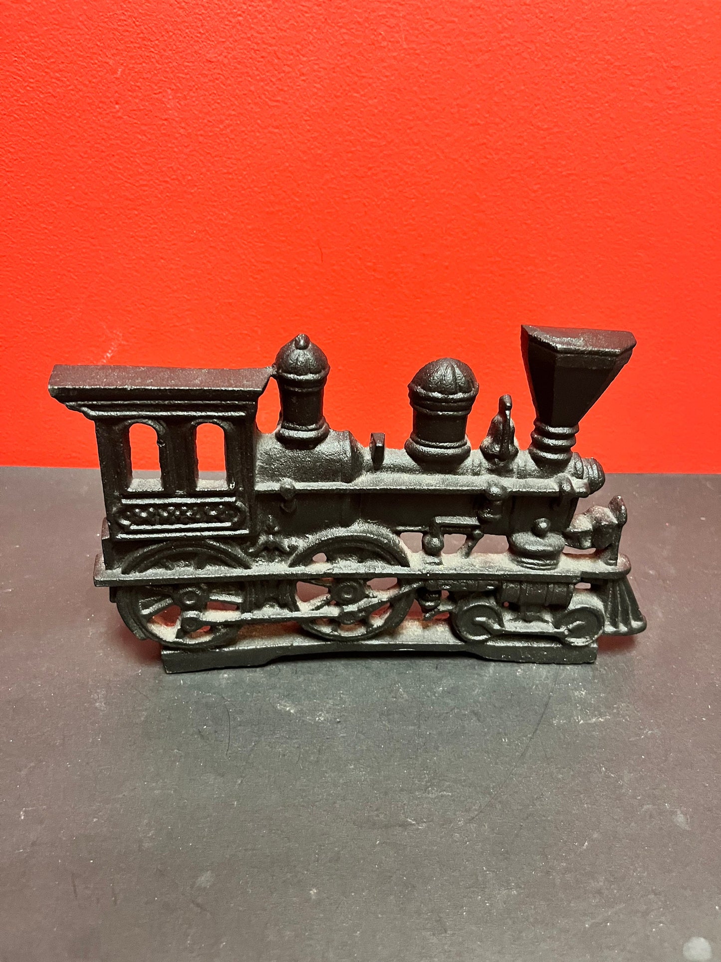 A 10 x 6 high old cast-iron train doorstop amazing detail, and heavy quality - perfect gift Choo Choo choose this one