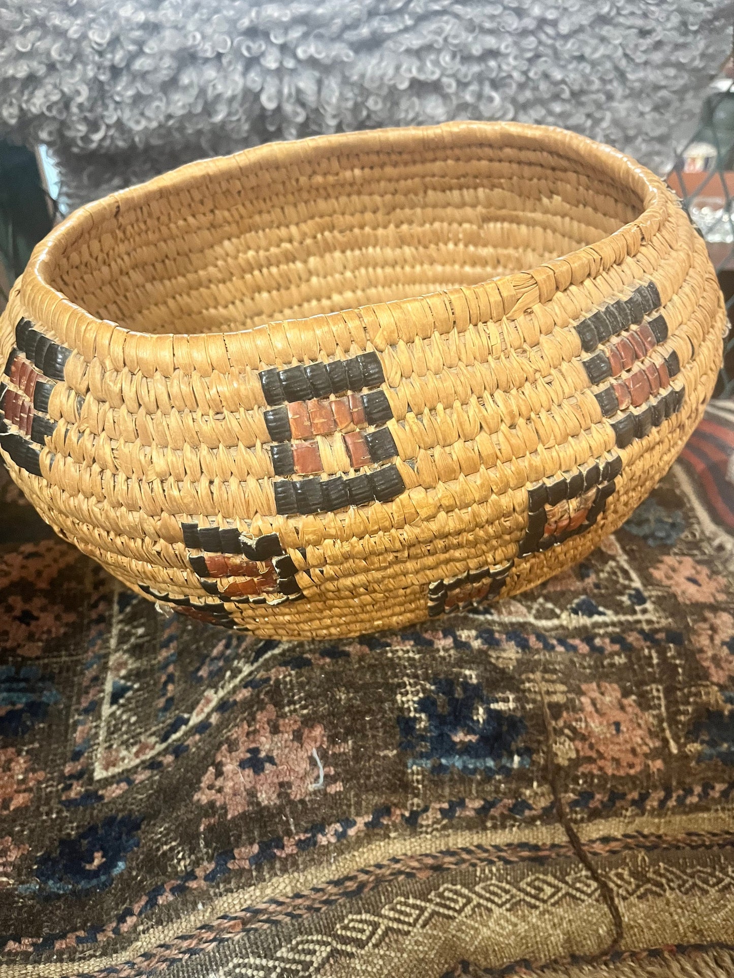 Stunning 8 x 10 x 8 tall antique indigenous first nations pacific northwest coast Salish basket good antique condition great value
