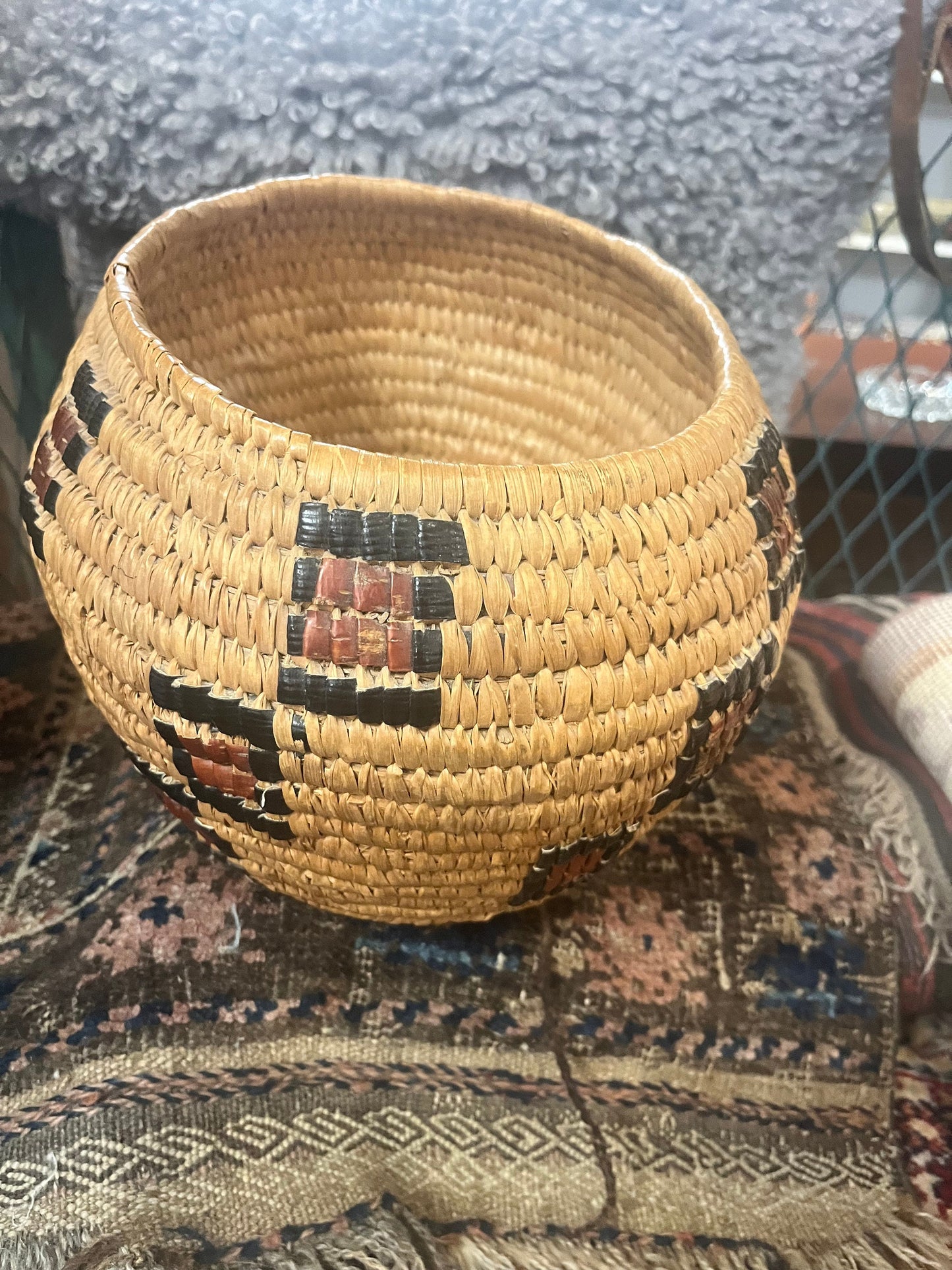 Stunning 8 x 10 x 8 tall antique indigenous first nations pacific northwest coast Salish basket good antique condition great value