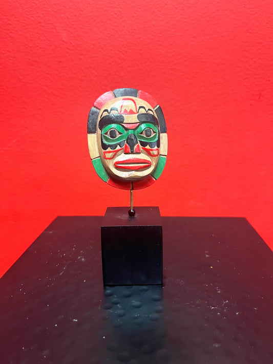 Lovely 3 inch indigenous first Nations Pacific northwest Coast Artie George mask on stand  total 5 inches  Lovely detail and quality