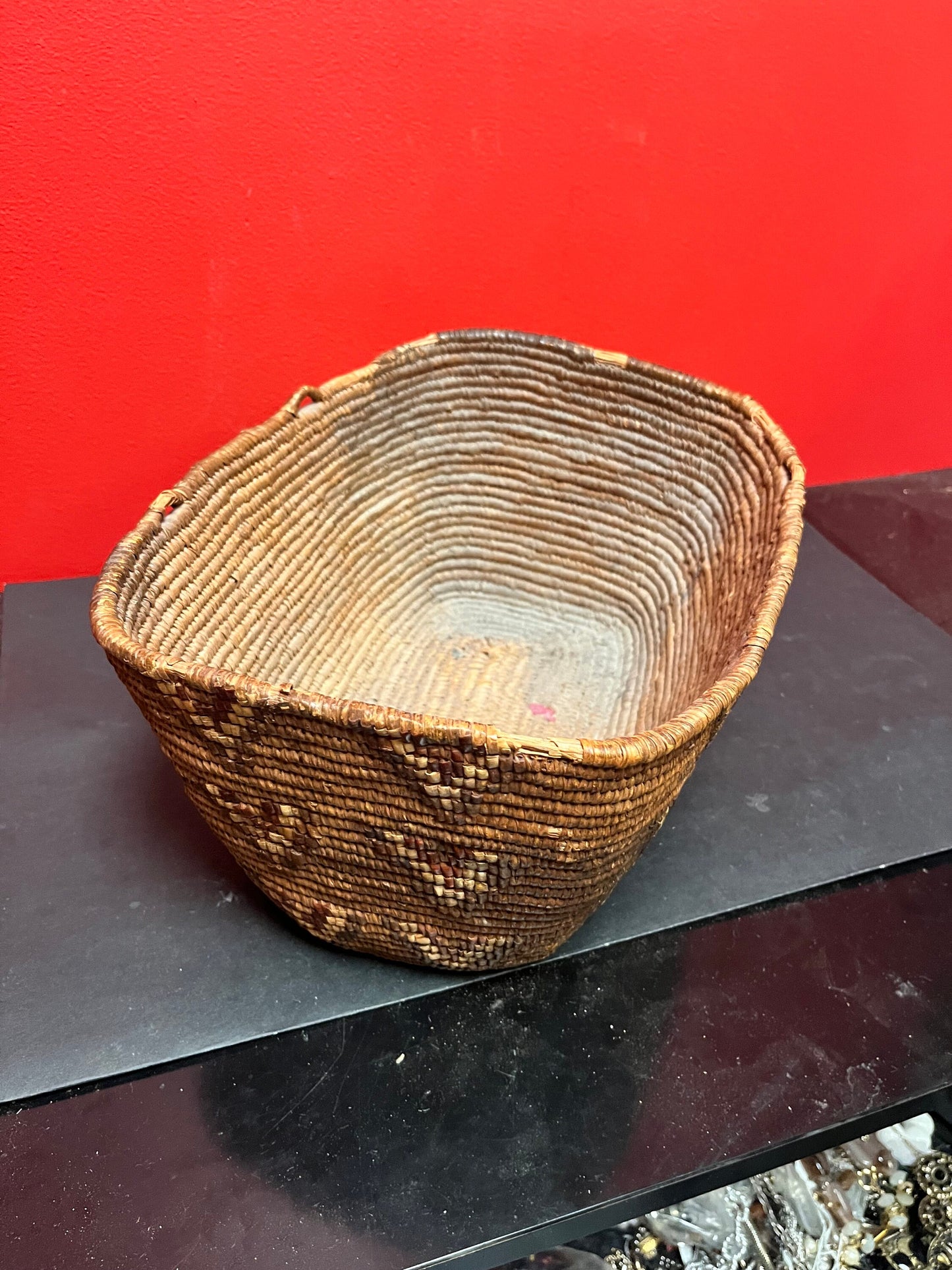 Stunning antique indigenous first nations coast Salish, 14 x 10 x 7 high woven basket great condition see photos value priced