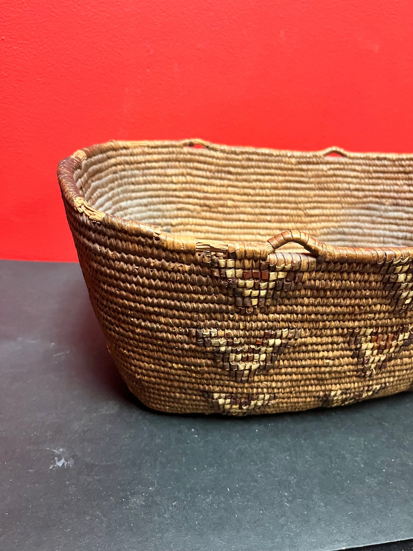 Stunning antique indigenous first nations coast Salish, 14 x 10 x 7 high woven basket great condition see photos value priced