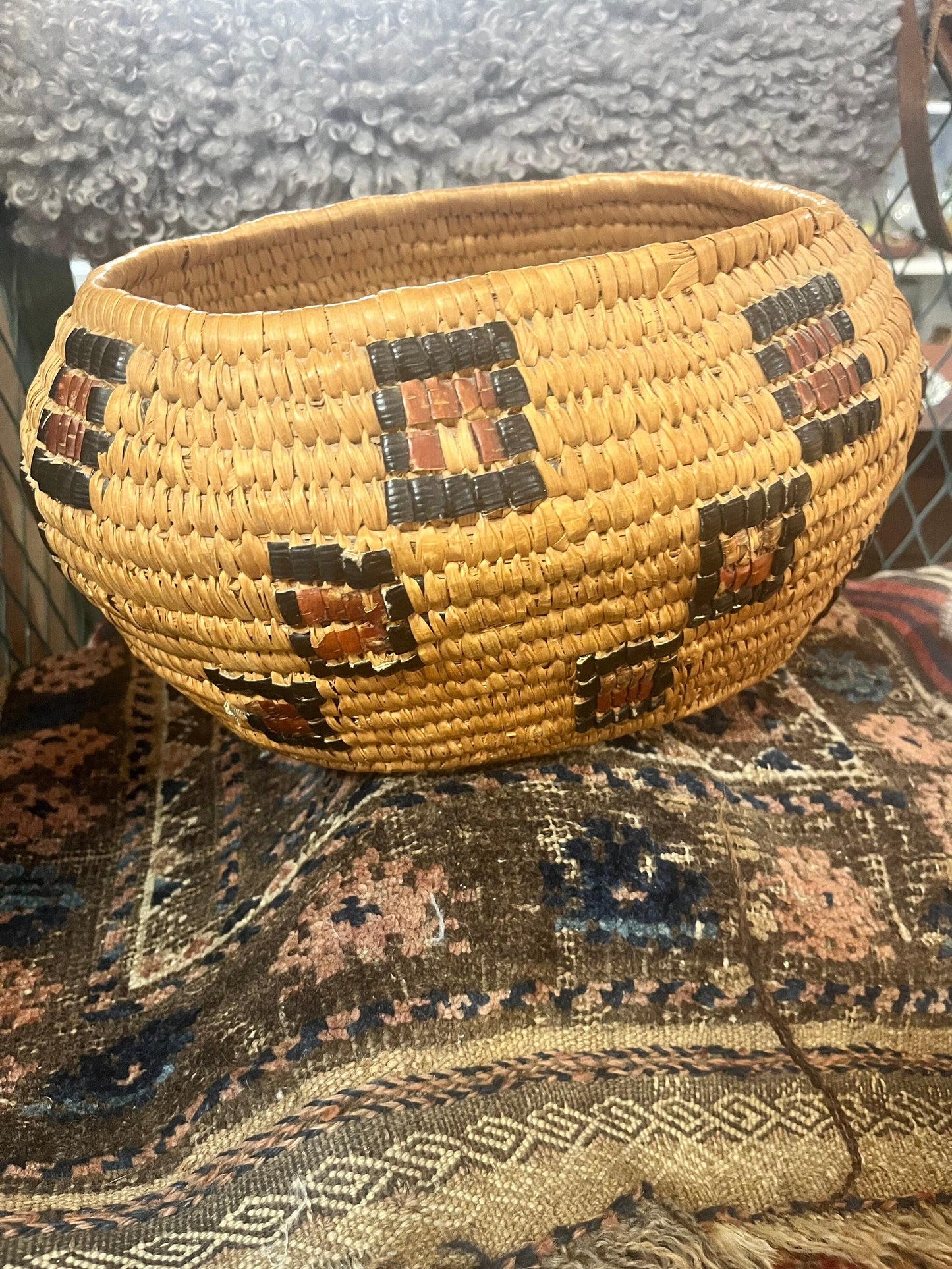 Stunning 8 x 10 x 8 tall antique indigenous first nations pacific northwest coast Salish basket good antique condition great value