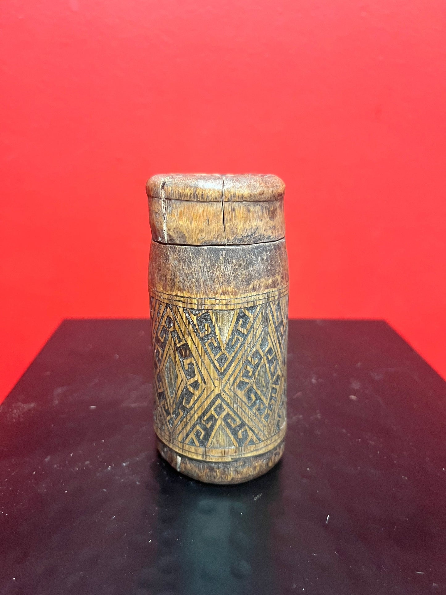Lovely antique wooden cylinder box  - Very very old but a mystery piece 4 inches tall