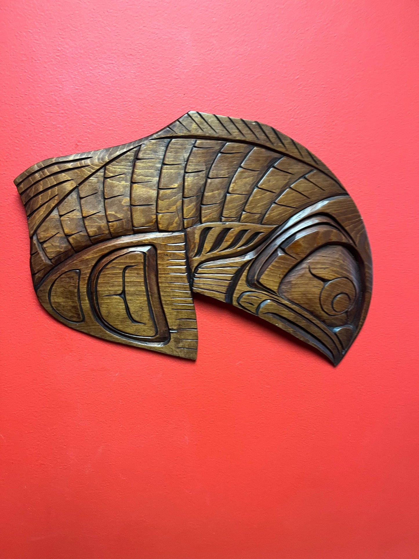 Stunning 17 x 12“ high indigenous first nations specific northwest Coast Willy Hawkins salmon plaque great detail and quality