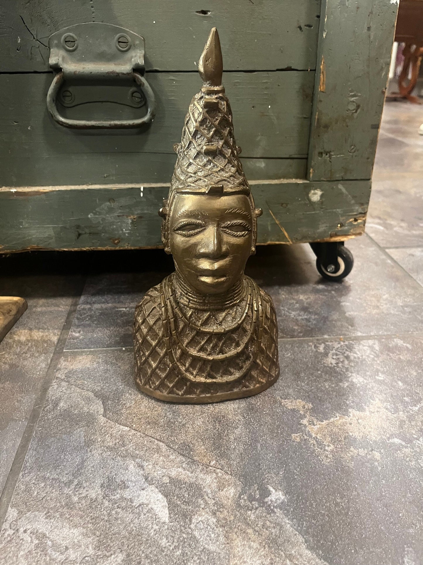 Absolutely fabulous authentic old African Benin bronze bust great patina and quality wow