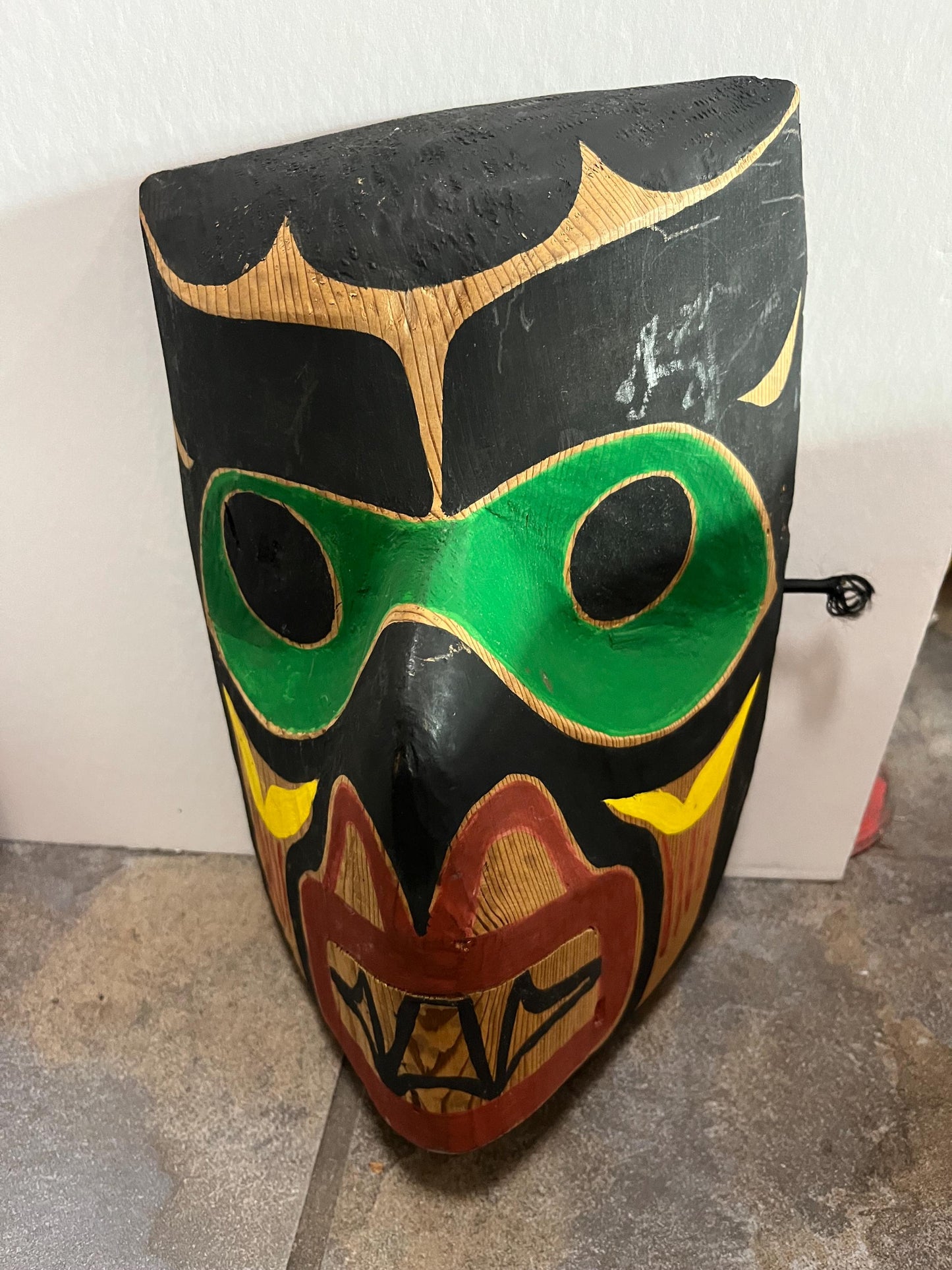 Beautiful primitive style 12 x 7 inch wide indigenous first nations northwest coast mask  great value