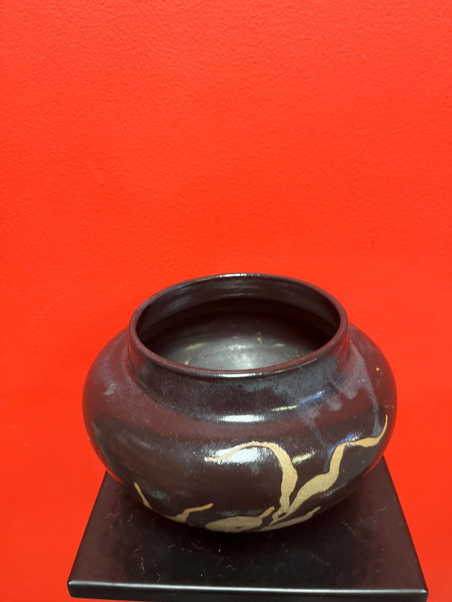 Lovely Canadian signed pottery vase 6 x 5 wide (at top) beautiful detail and modernistic look great gift
