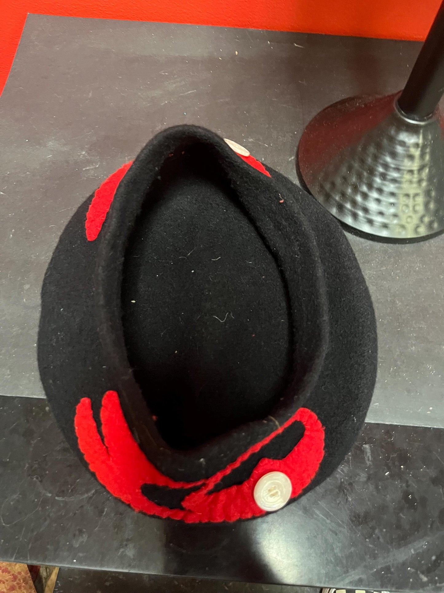 Lovely indigenous  Haida button blanket hat  8 inches across  Fits medium to large head great condition - good value