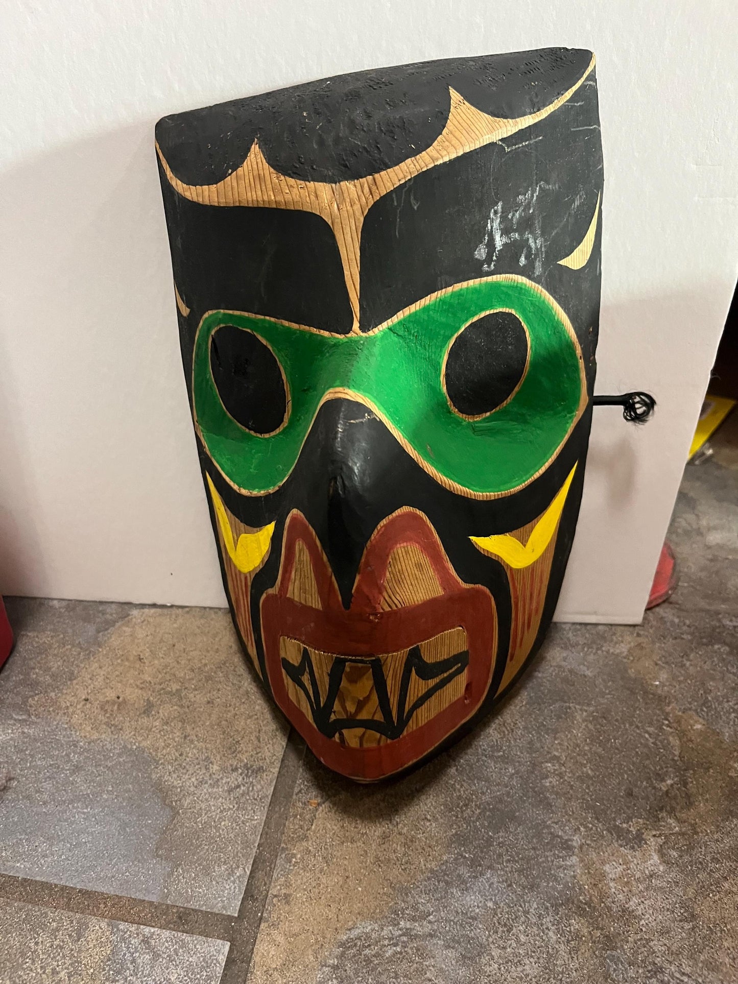 Beautiful primitive style 12 x 7 inch wide indigenous first nations northwest coast mask  great value