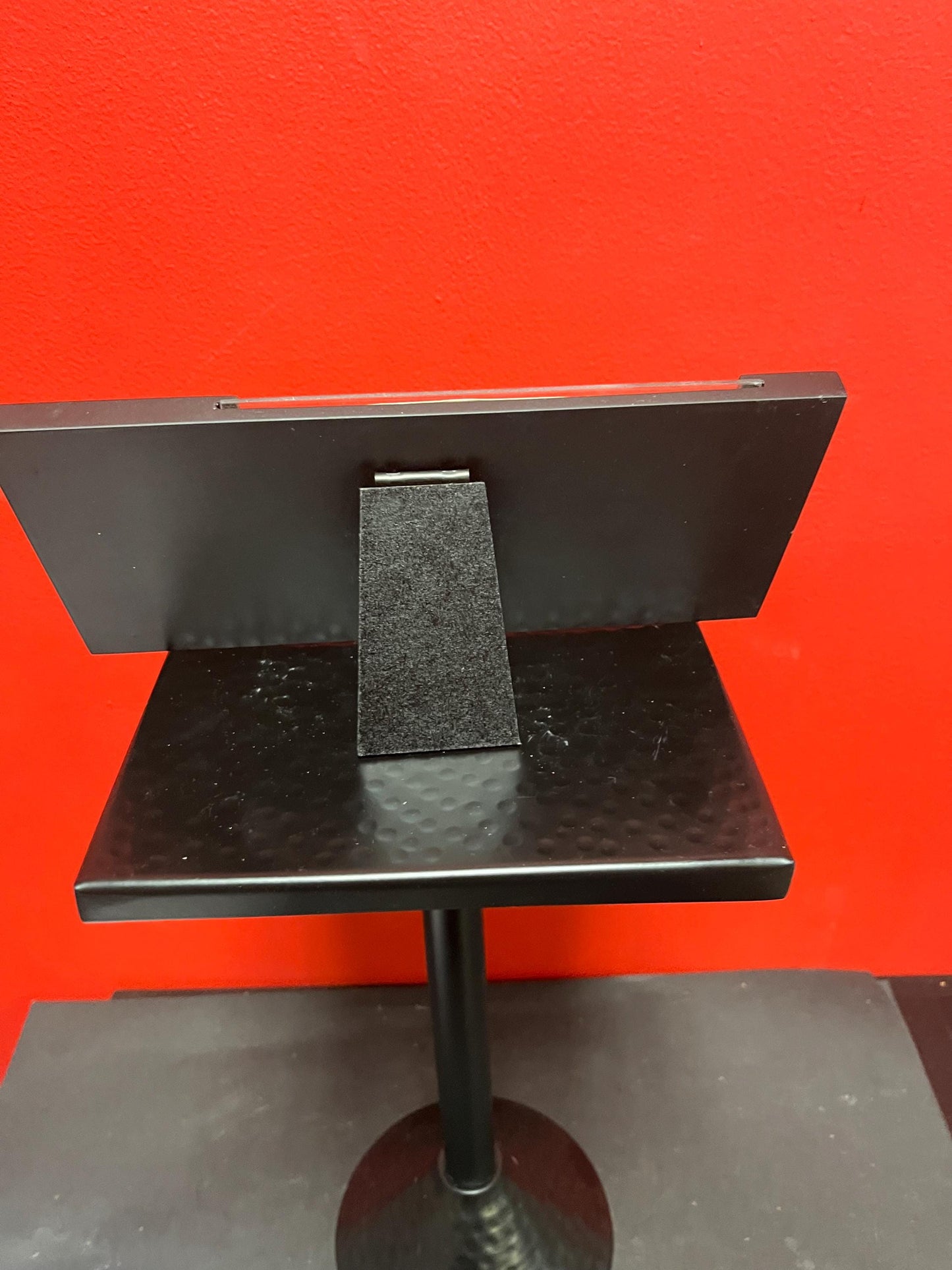 Beautiful 9 x 5 inch indigenous first nations Pacific northwest Coast photo frame fitting 6 x 4 photo -wow  wolf  - perfect gift