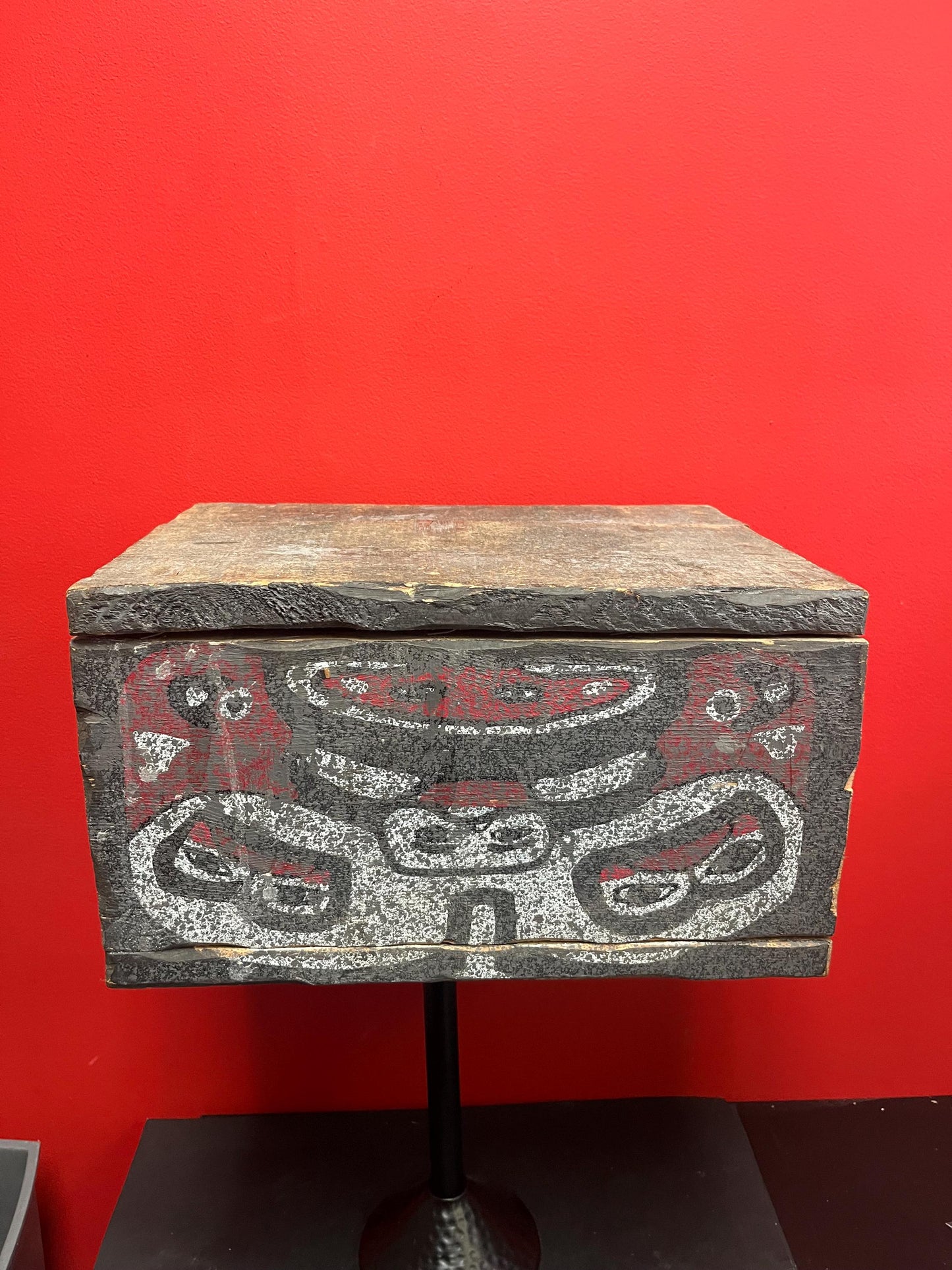 Museum quality stunning 16 x 11 x 9 high authentic indigenous first nations Haida ceremonial box wonderful imagery and amazing value