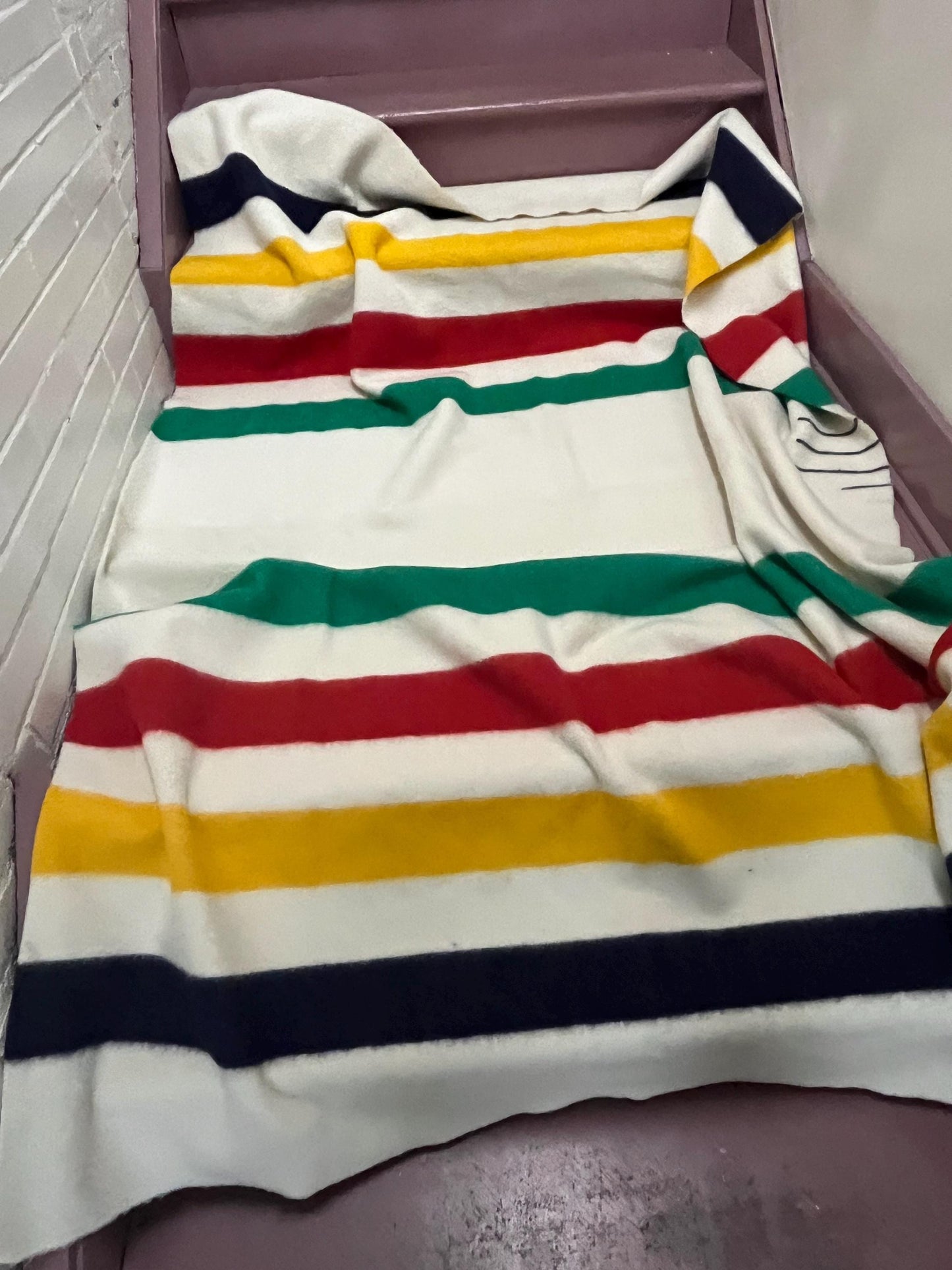 Stunning authentic 62 x 87 Hudson Bay company wool 3.5 stripe blanket in mint condition with the original tag HBC beauty gift alert