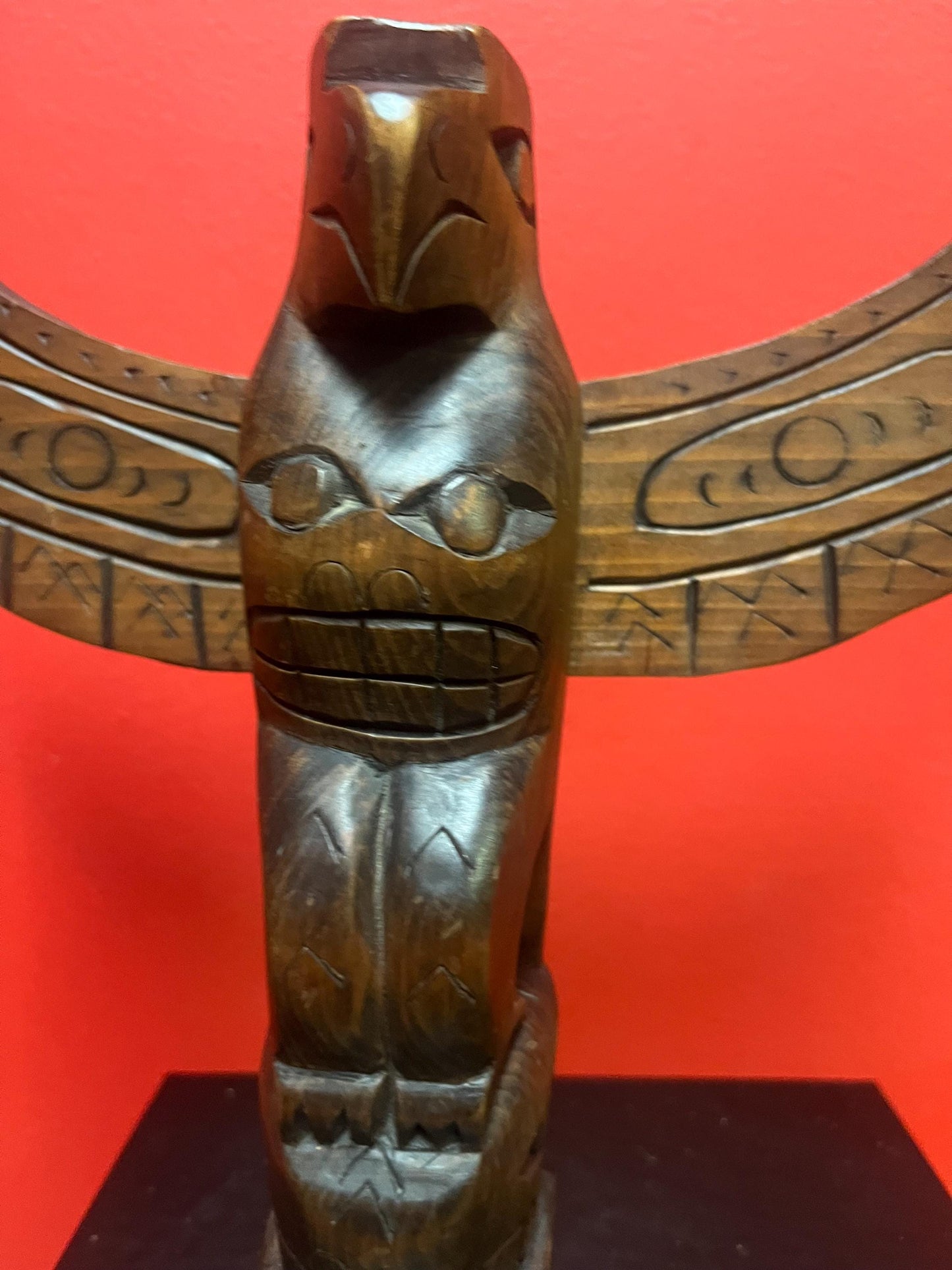 Lovely 9 x 10 wide indigenous first nations pacific north west Coast unsigned cedar totem pole with wings  great condition  amazing value