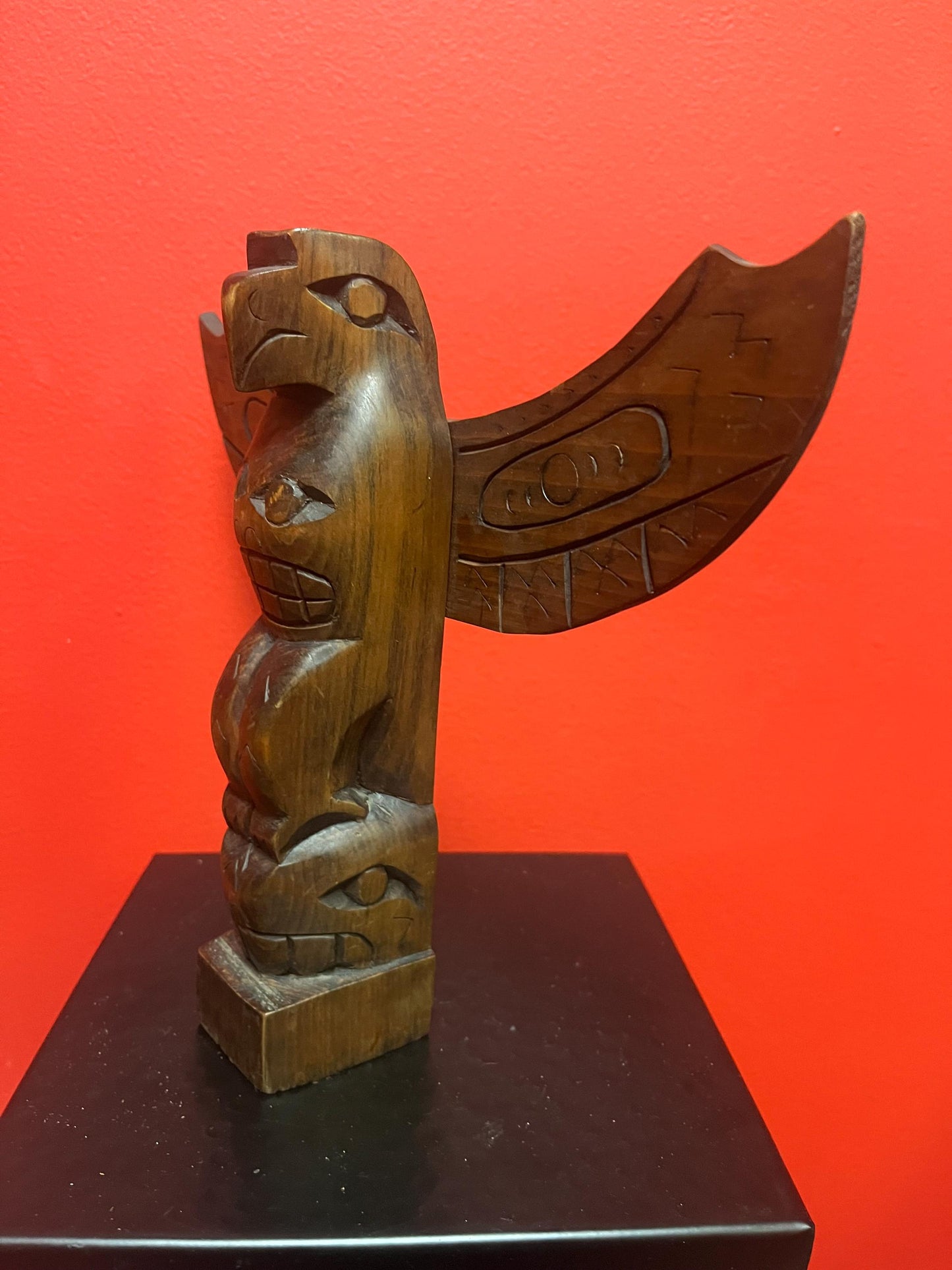 Lovely 9 x 10 wide indigenous first nations pacific north west Coast unsigned cedar totem pole with wings  great condition  amazing value