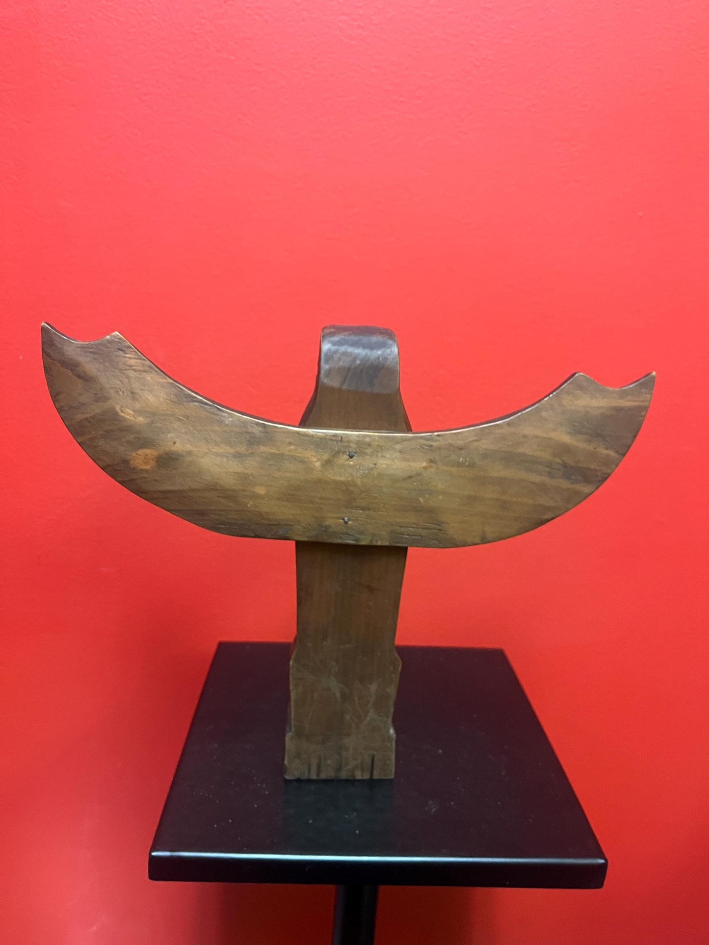 Lovely 9 x 10 wide indigenous first nations pacific north west Coast unsigned cedar totem pole with wings  great condition  amazing value
