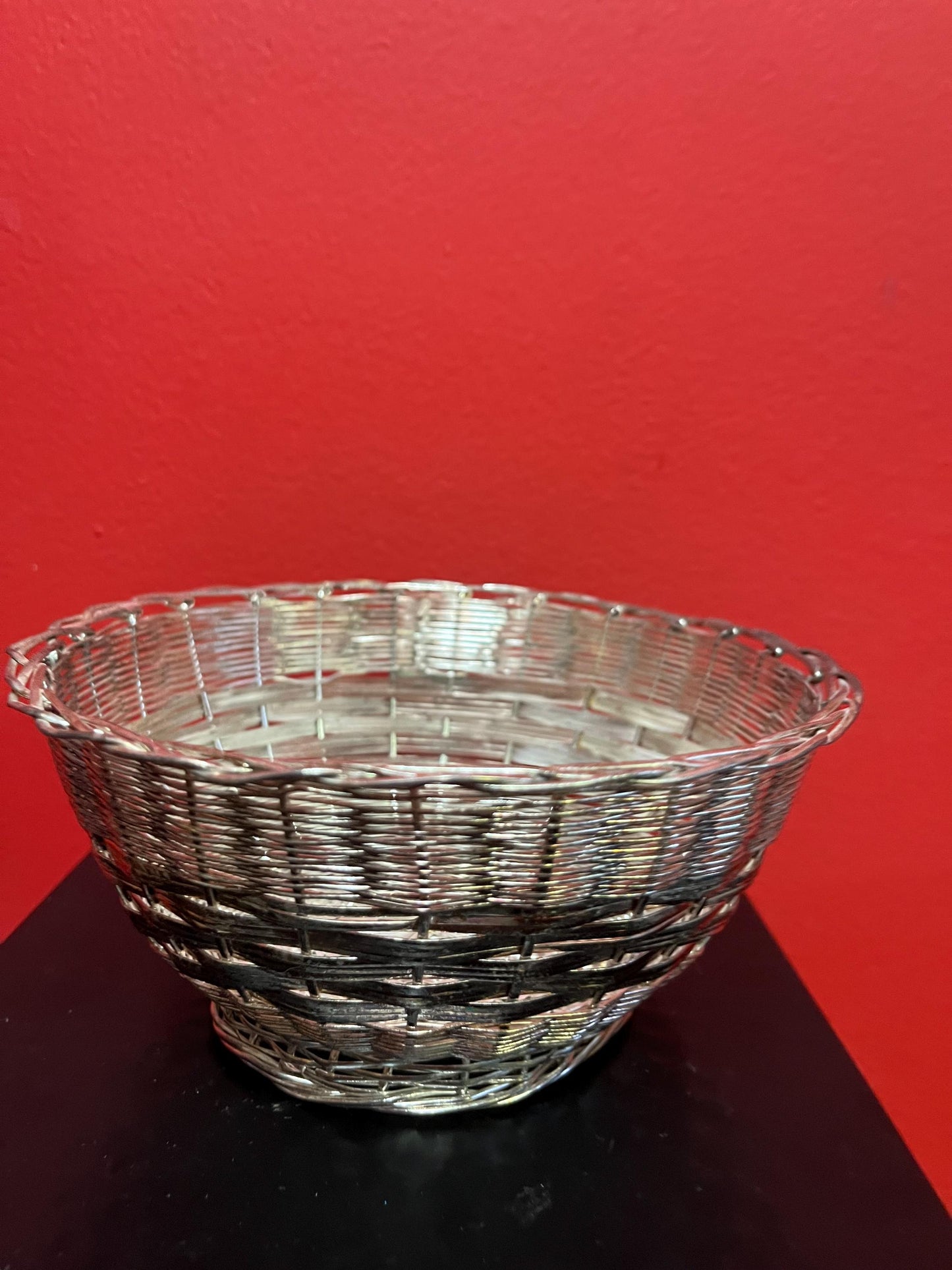 Beautiful 7 x 3 tall English silver plated basket wonderful gift